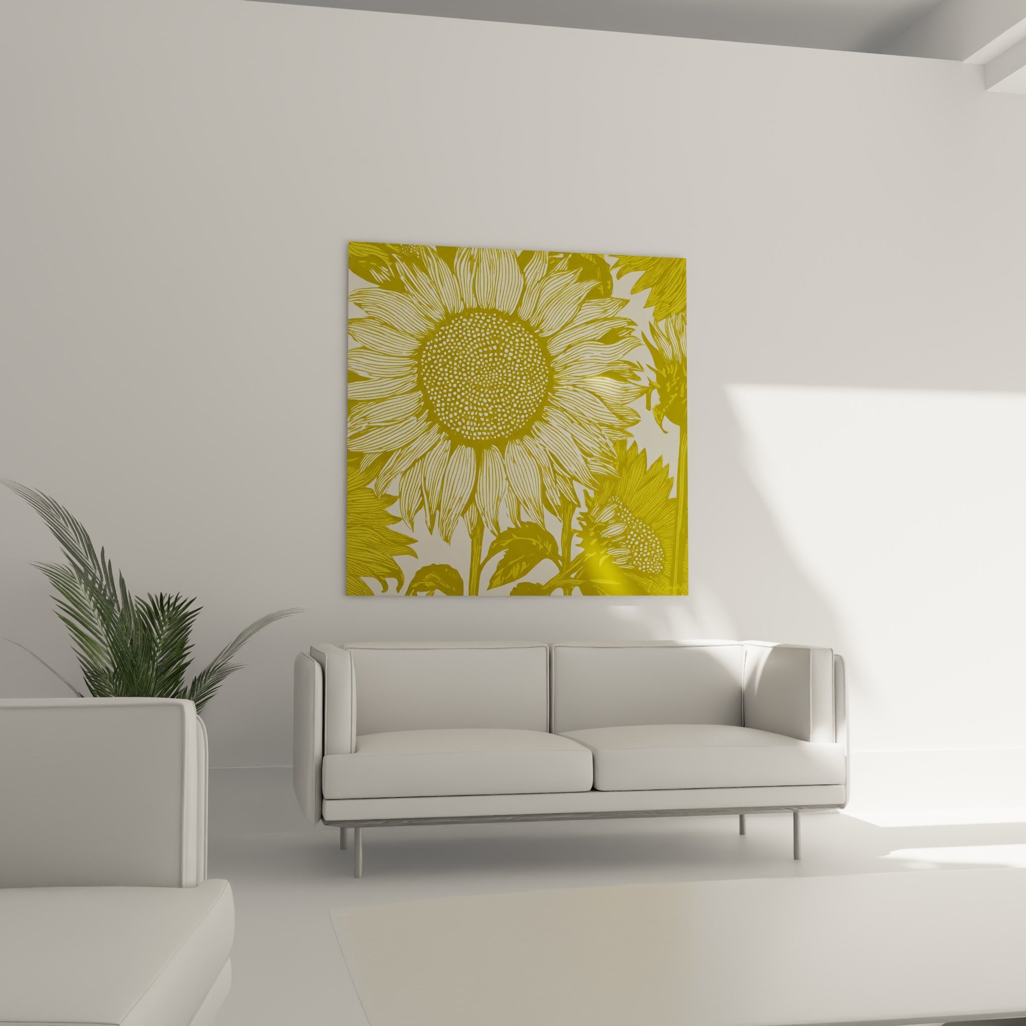 Grand tournesol moutarde et blanc cassé au tracé graphique, suspendu au-dessus d'un canapé dans un salon lumineux