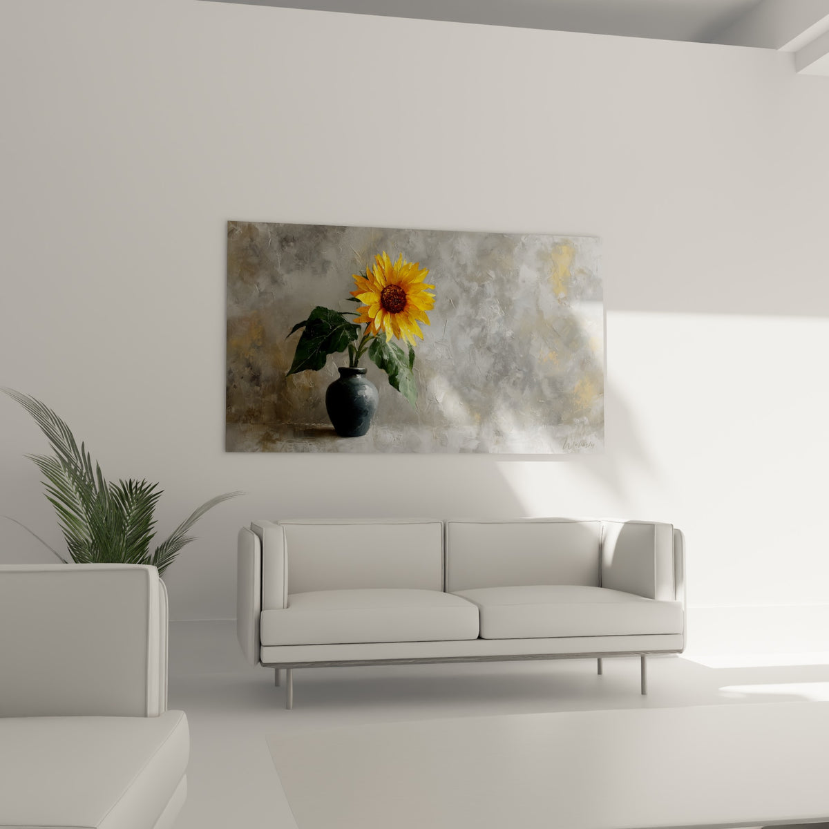 Nature morte tournesol doré et vert dans un vase gris foncé, au-dessus d'un canapé dans un salon lumineux