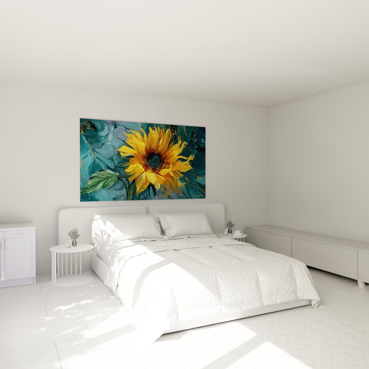 Pétales dorés du tournesol déployés en volutes au-dessus d'un lit dans une chambre claire