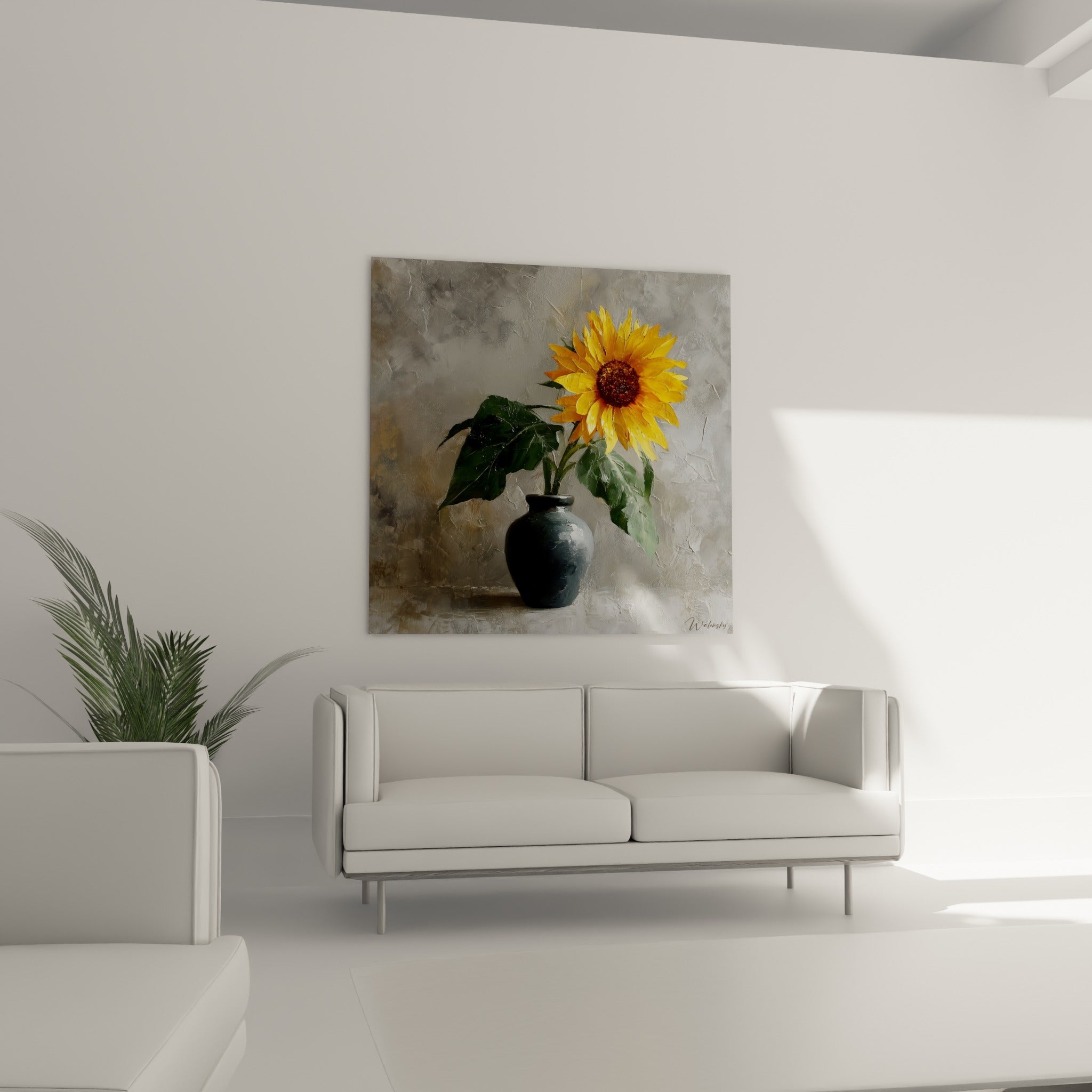Pétales jaune éclatant et vase gris anthracite peints à l'huile au-dessus d'un canapé dans un salon lumineux