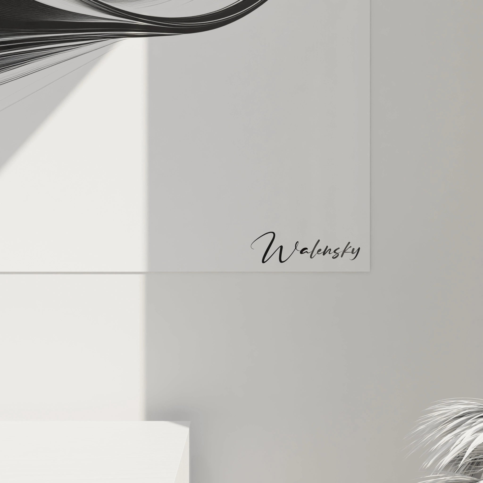 Un tableau rayures noir et blanc abstrait présentant des bandes courbes qui s'étirent et se contractent à travers l'espace. Les formes fluides suggèrent un mouvement perpétuel figé dans le temps. Finition nette avec effets d'optique créés par la juxtaposition des lignes.