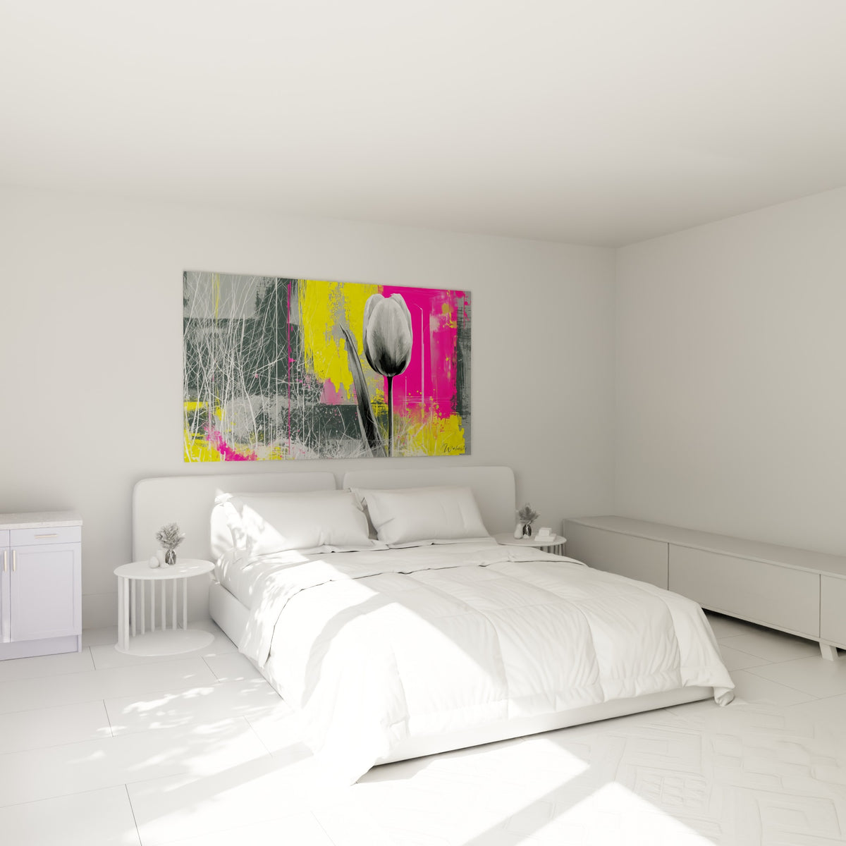 Fleur grise isolée entourée de rose fuchsia et jaune vif, accrochée au-dessus d'un lit dans une chambre claire