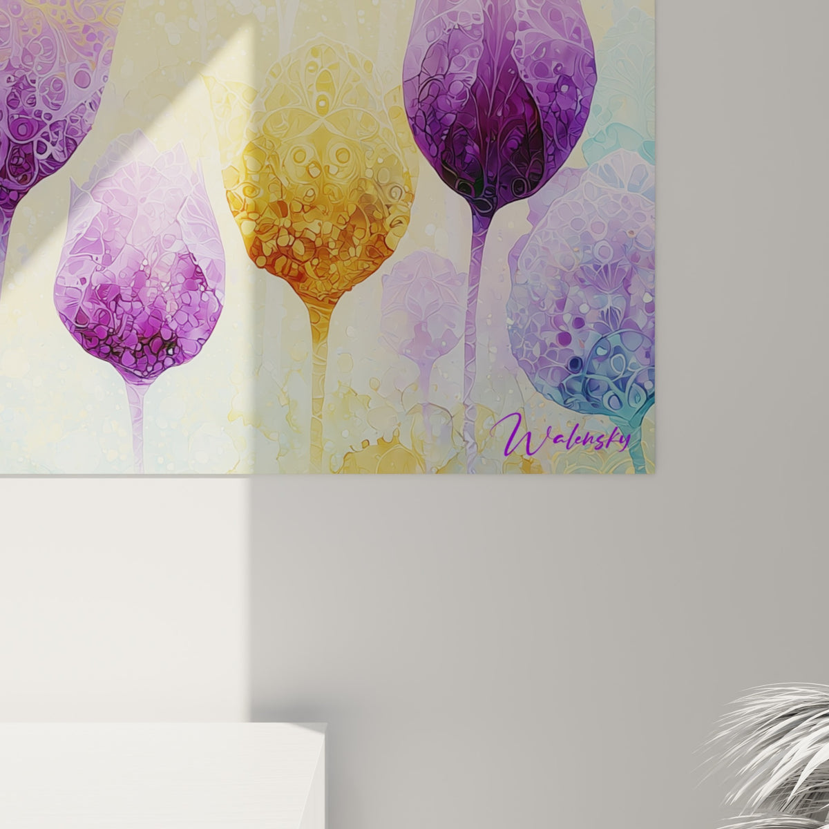 Empâtements dorés et coulures aquarelle violettes se mêlent dans la matière délicate de cette impression