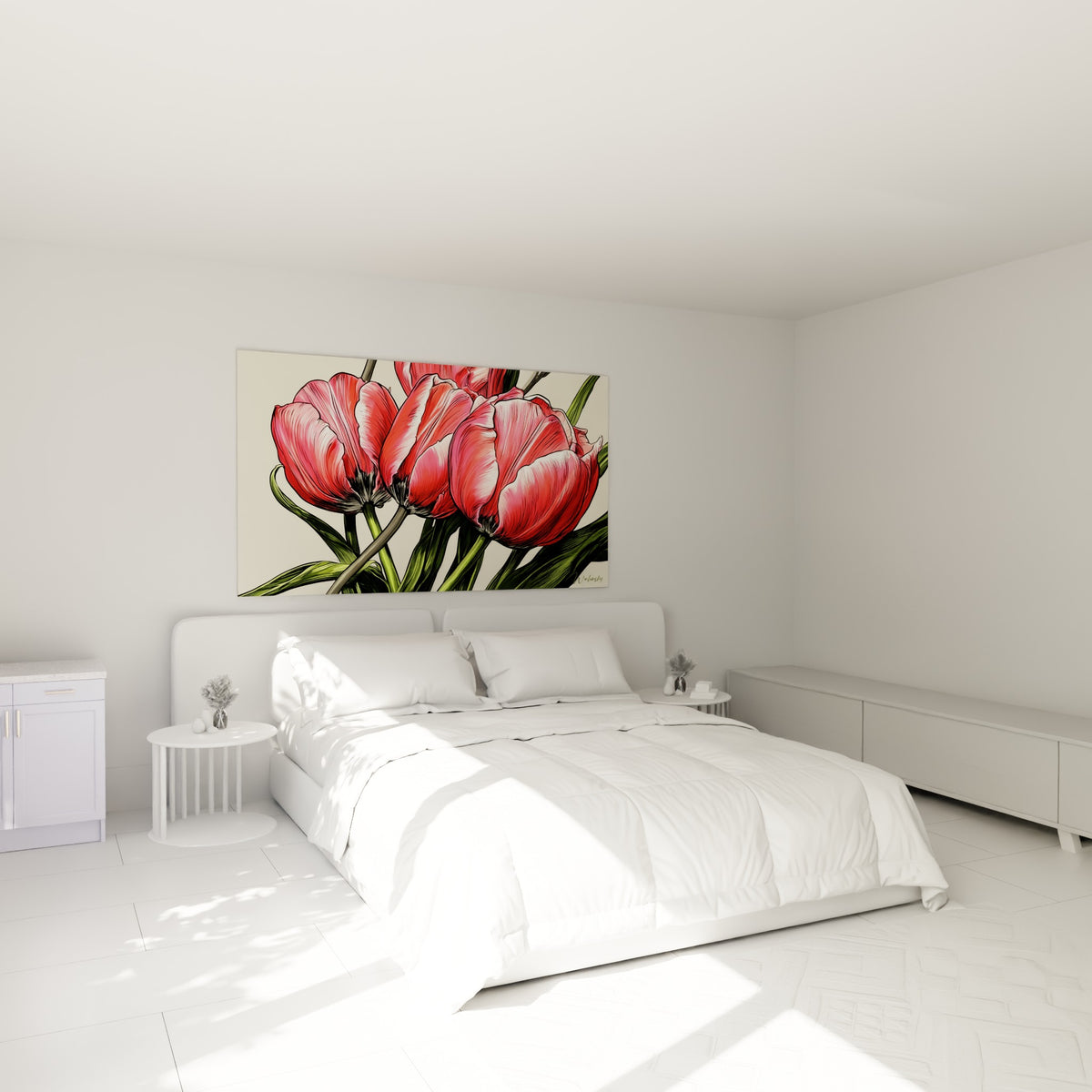 Bouquet de tulipes corail et vertes illustré à l'encre au-dessus d'un lit dans une chambre claire