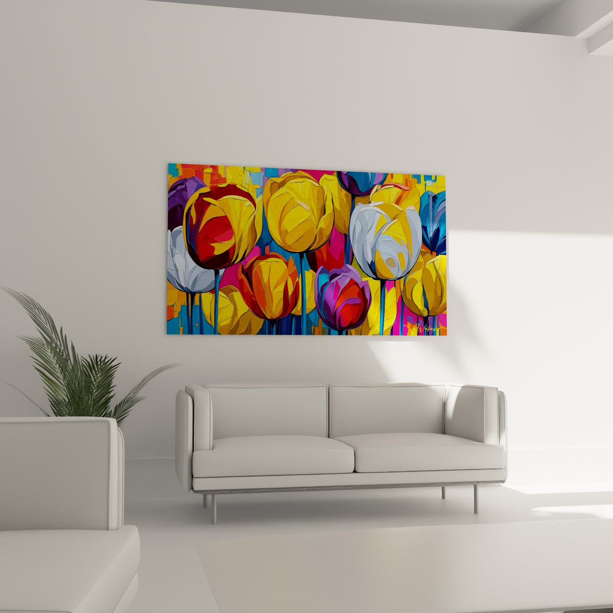 Tulipes pourpres et dorées à la texture picturale marquée, suspendues au-dessus d'un canapé dans un salon lumineux