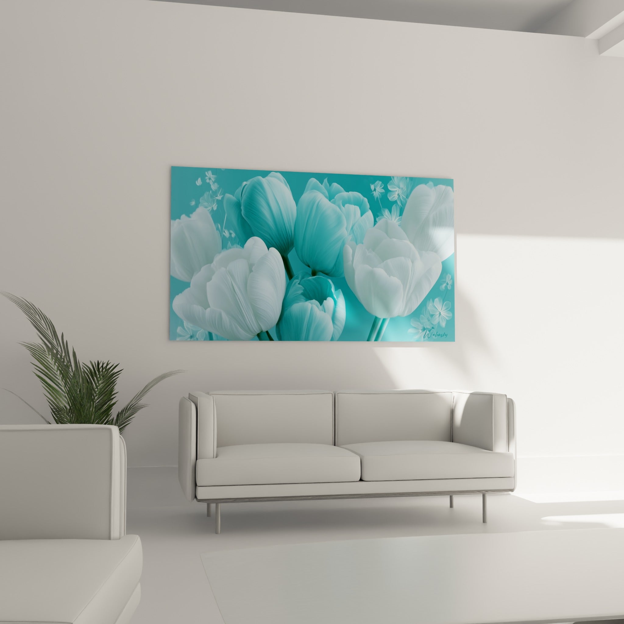 Bouquet de tulipes bleu turquoise et blanches, disposé au-dessus d'un canapé dans un salon lumineux