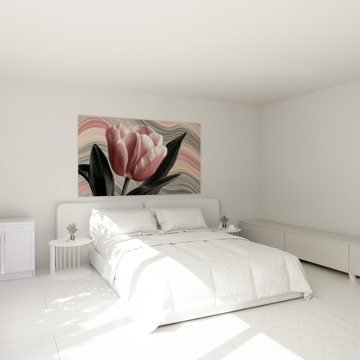 Pétales roses et feuilles sombres de la Tulipe accrochés au-dessus d'un lit dans une chambre claire