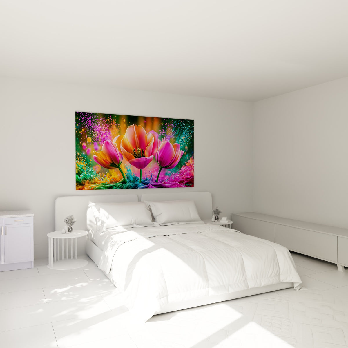 Trois tulipes fuchsia et pêche aux pétales lumineux, accrochées au-dessus d'un lit dans une chambre claire
