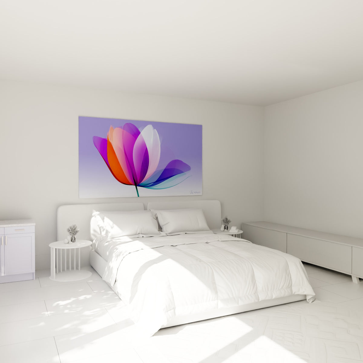 Pétales de tulipe violets et orange en transparence, accrochés au-dessus d'un lit dans une chambre claire