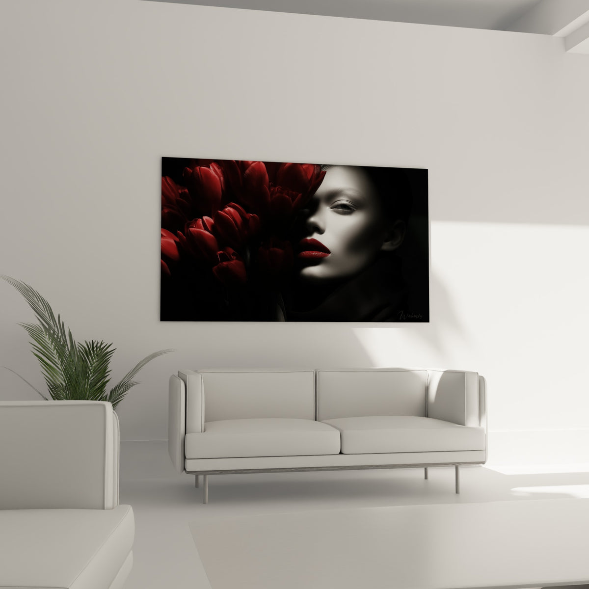 Lèvres rouge carmin et tulipes écarlates encadrent ce portrait au-dessus d'un canapé dans un salon lumineux