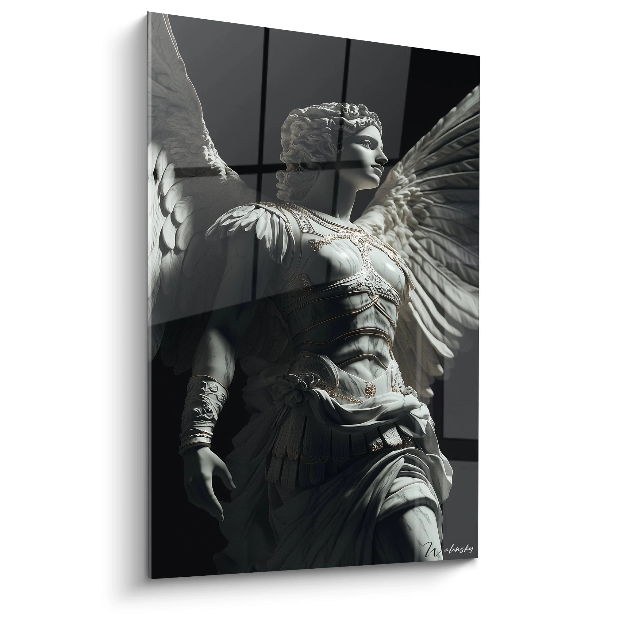 Un tableau valkyrie guerrière représentant une statue en marbre blanc sur fond noir, avec des ailes déployées et une armure ornée d'or. Le profil noble et les drapés sculptés créent un contraste saisissant avec l'obscurité environnante.