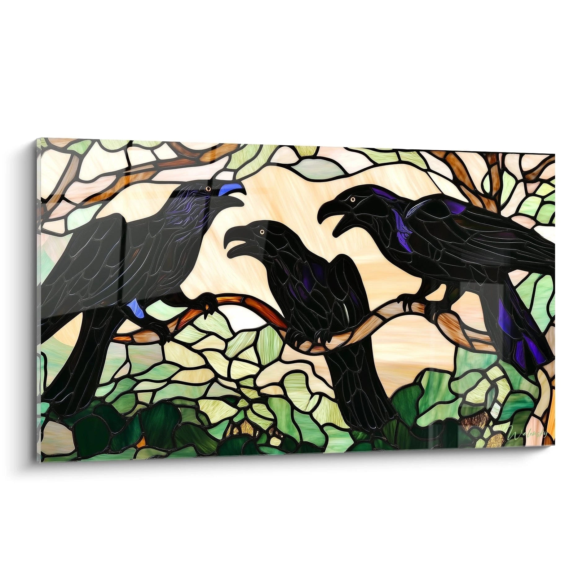 Tableau vitraux représentant trois corbeaux noirs aux reflets violets perchés sur des branches, composé en style mosaïque avec des segments de verre colorés en vert, beige et ambre, délimités par des lignes noires imitant le plomb traditionnel.