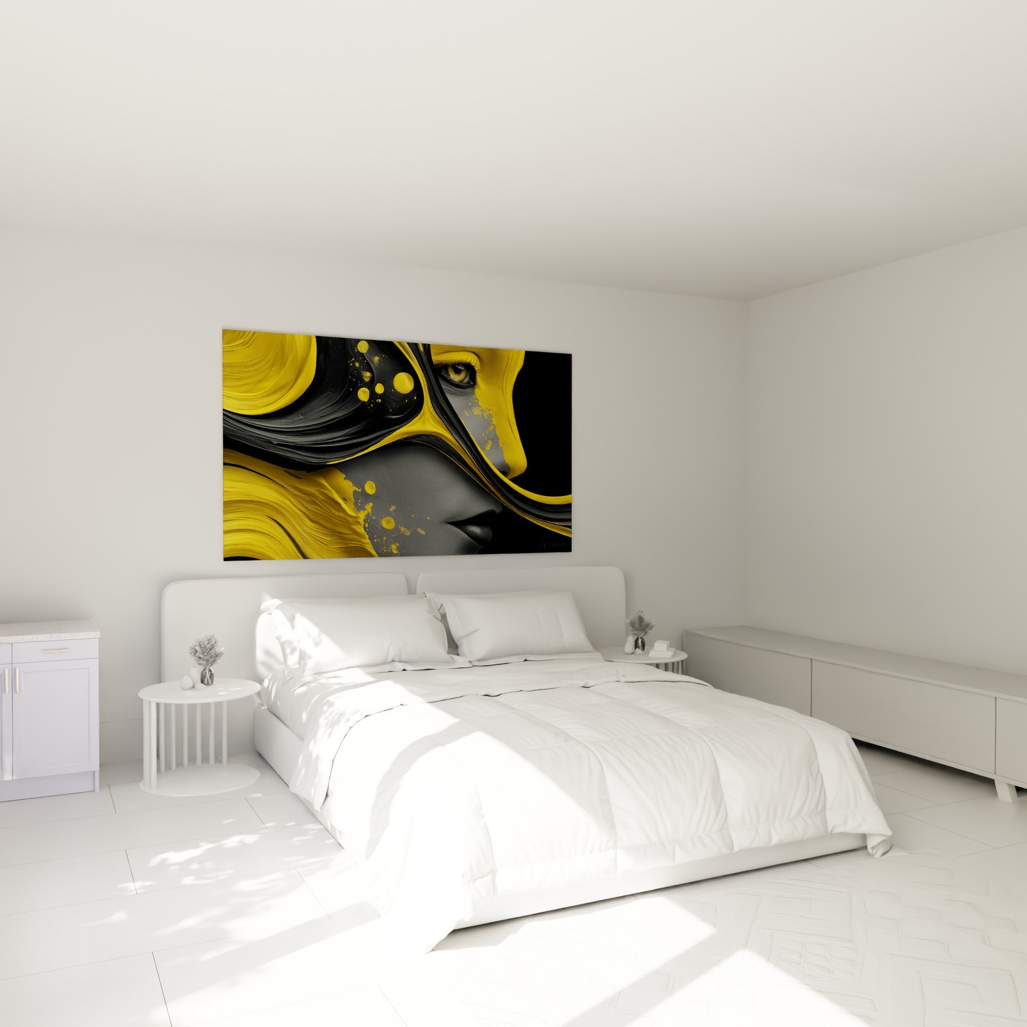 Visage abstrait doré et gris fauve, regard mystérieux, accroché au-dessus d'un lit dans une chambre claire