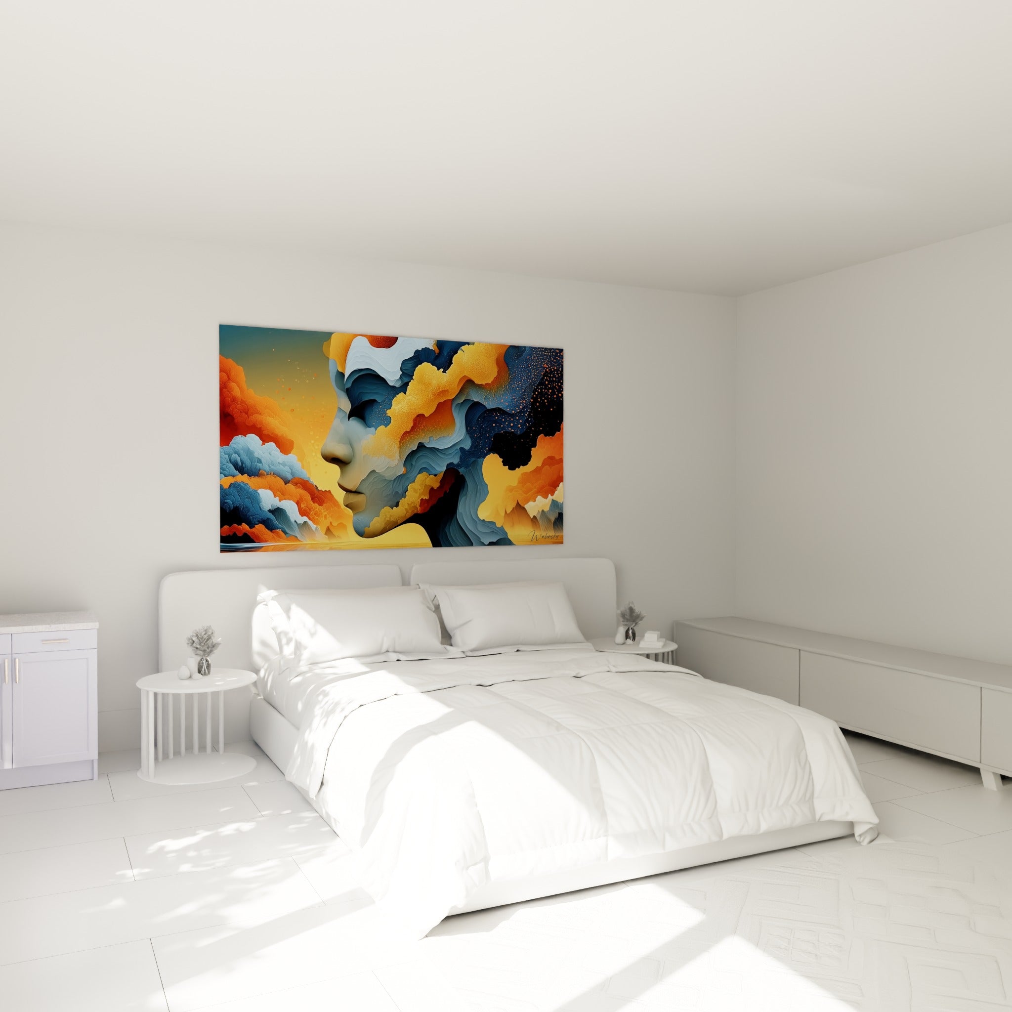 Profil abstrait doré et bleu nuit, nuages sculptés au-dessus d'un lit dans une chambre claire