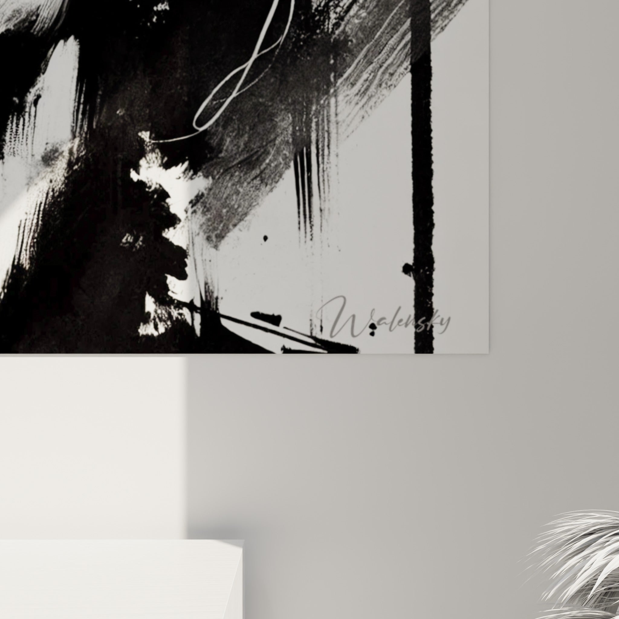Empâtements noirs et blancs se mêlant en coulures fines, grain pictural visible sur la toile accrochée