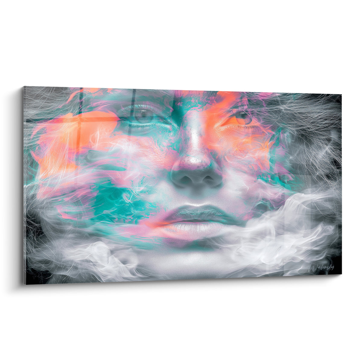 Visage abstrait aux volutes grises traversé de turquoise et corail, traits sereins émergeant de la fumée