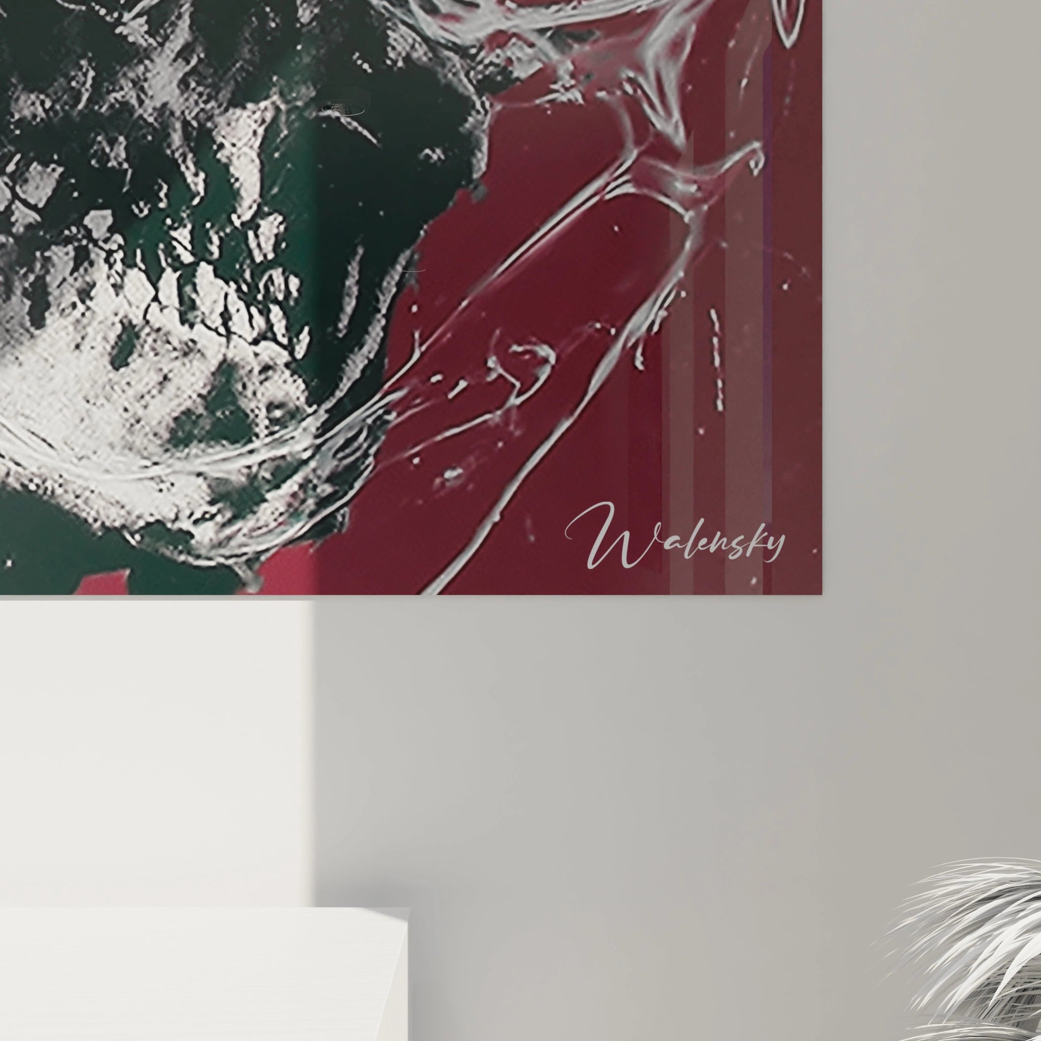 Tableau Walensky abstrait vert blanc bordeaux accroché au mur avec signature tableau visage beauté contemporain