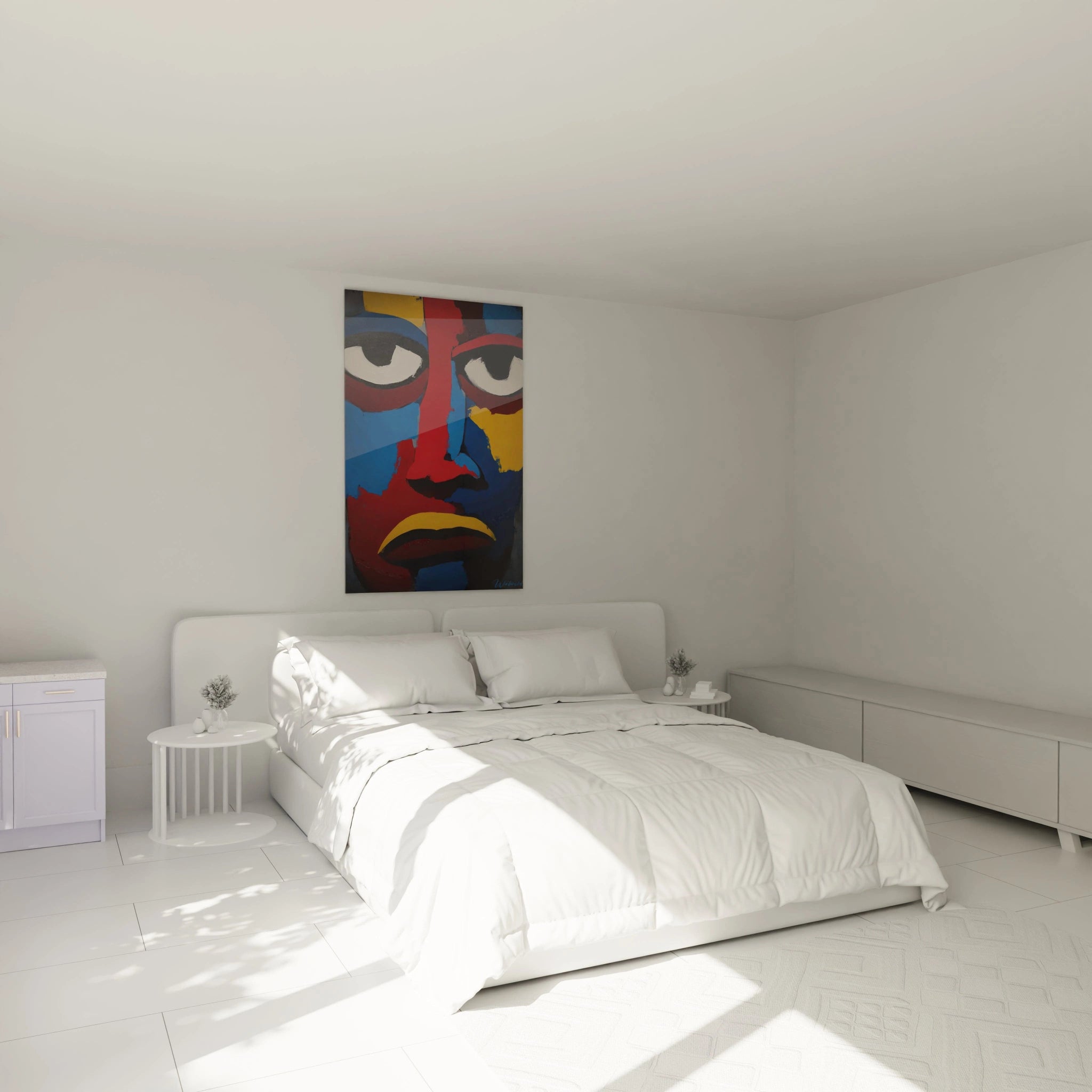 Tableau mural visage africain coloré de Walensky accroché dans une chambre moderne avec lit blanc