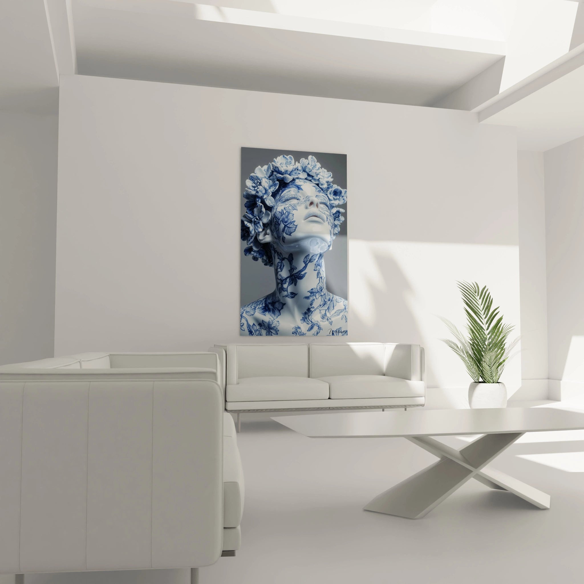 Un tableau porcelaine sculpté combinant buste féminin et art céramique traditionnel bleu et blanc. Le visage serein est orné de délicats motifs botaniques peints, tandis que des fleurs en relief couronnent la composition, mêlant techniques de peinture sous glaçure et sculpture.