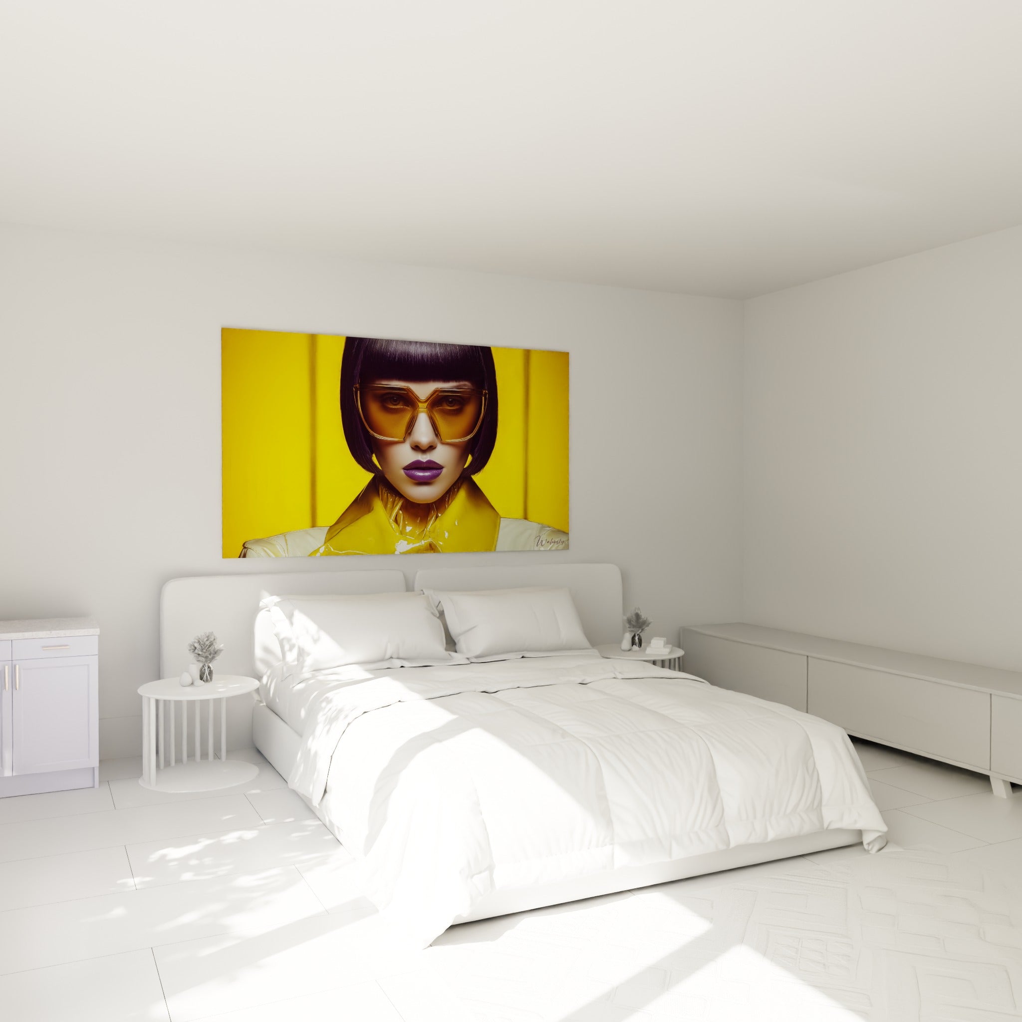 Portrait jaune et violet aux lunettes ambrées, accroché au-dessus d'un lit dans une chambre claire