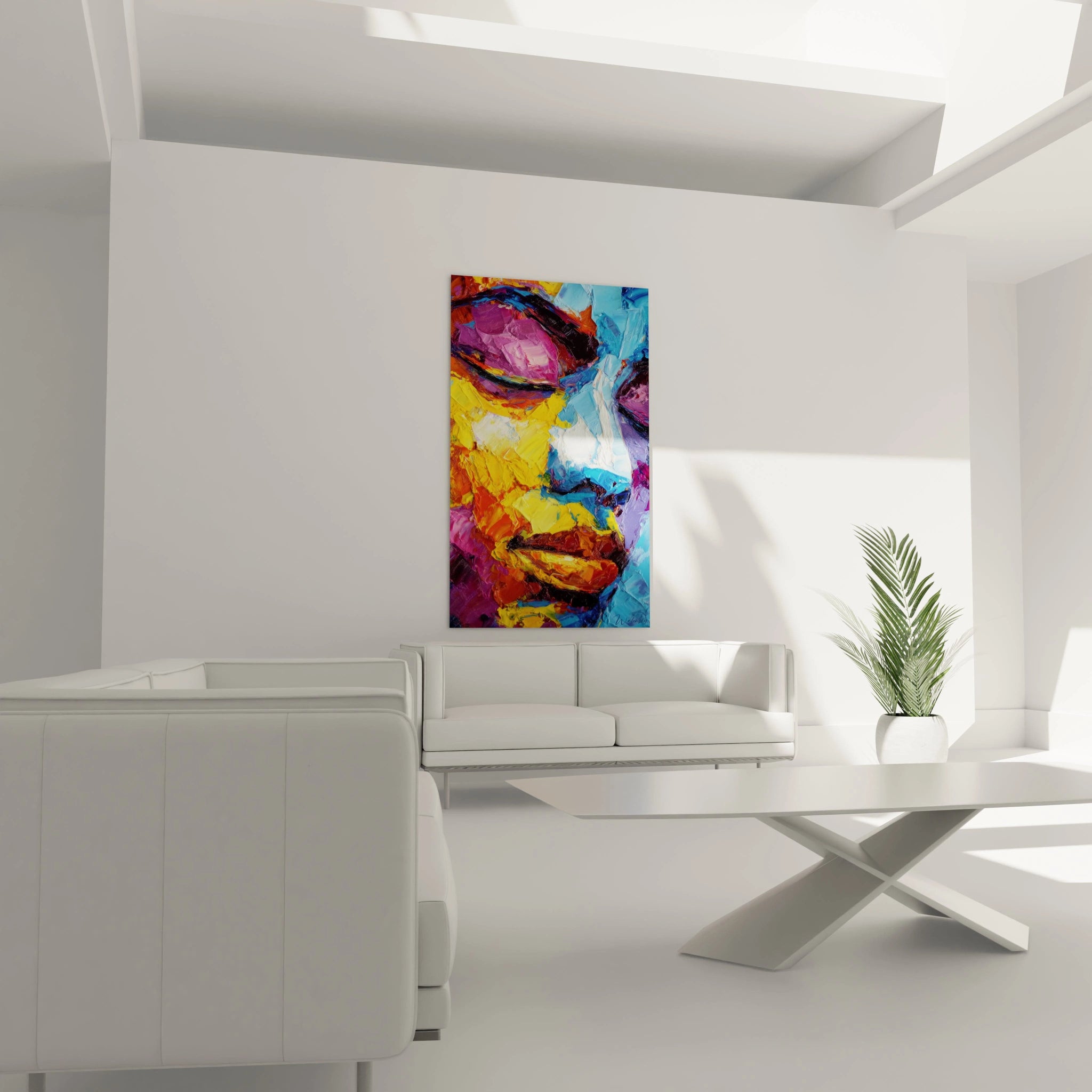 Tableau visage africain coloré de Walensky décorant un intérieur moderne lumineux