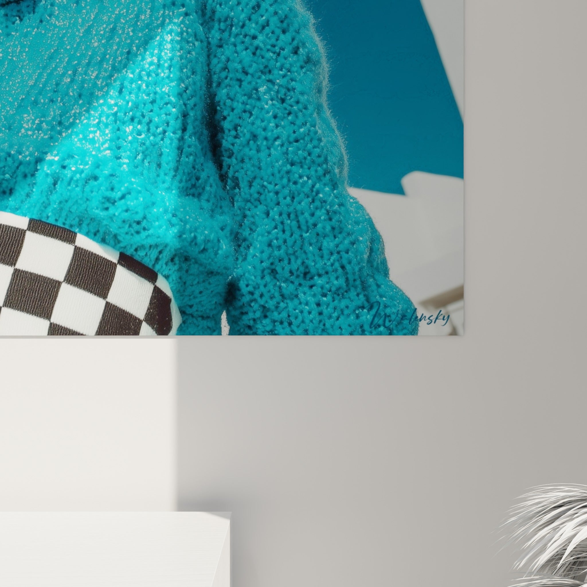 Grain de la maille turquoise et reflets bleutés des lunettes visibles de près sur ce tableau Visage de la mode