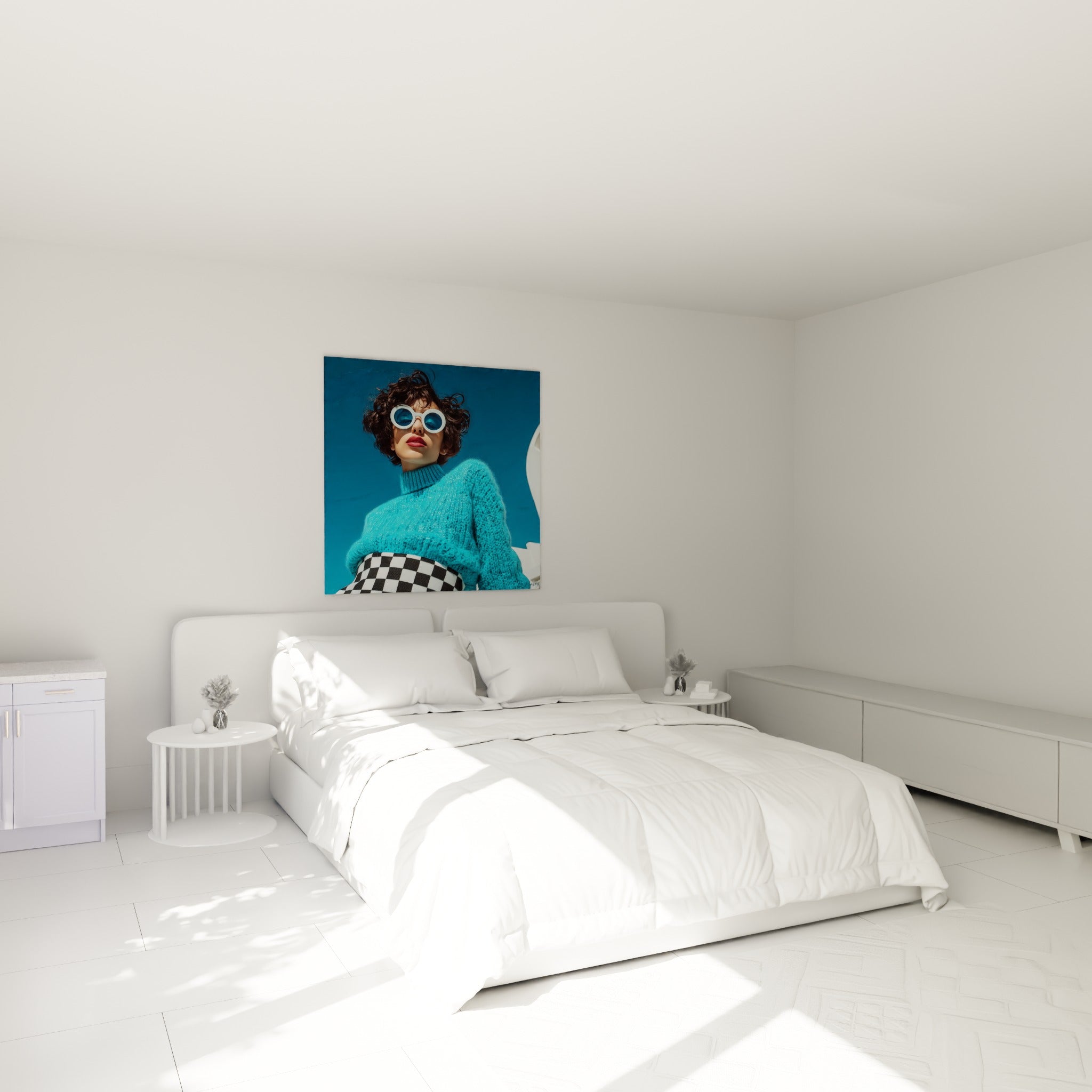 Portrait Visage de la mode en turquoise et damier noir accroché au-dessus d'un lit dans une chambre claire