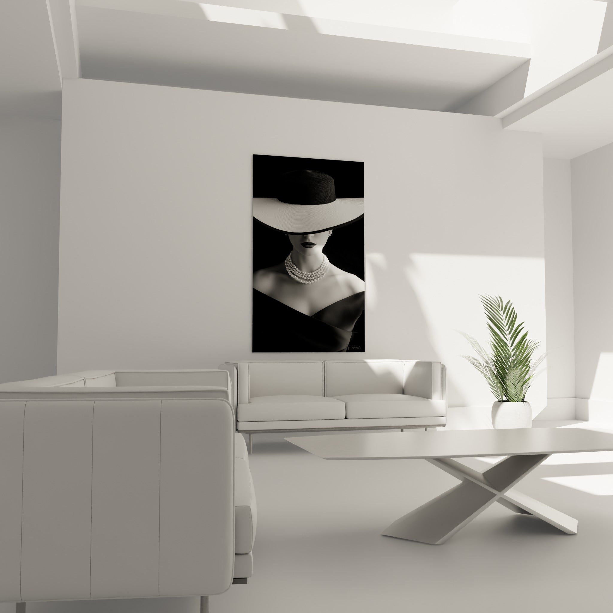 Silhouette élégante au chapeau graphite et lèvres carmin, au-dessus d'un canapé dans un salon lumineux