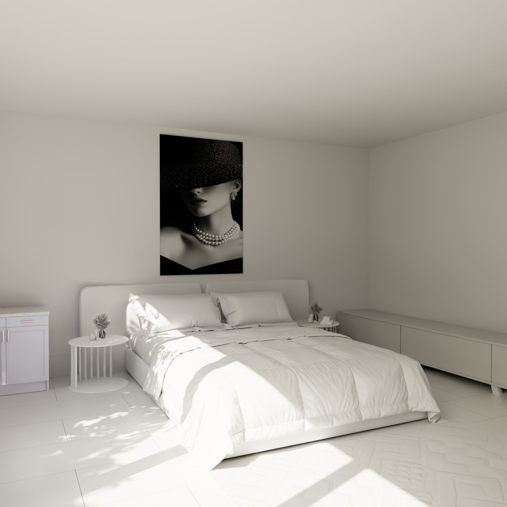 Portrait Visage noir et blanc aux perles blanches, accroché au-dessus d'un lit dans une chambre claire