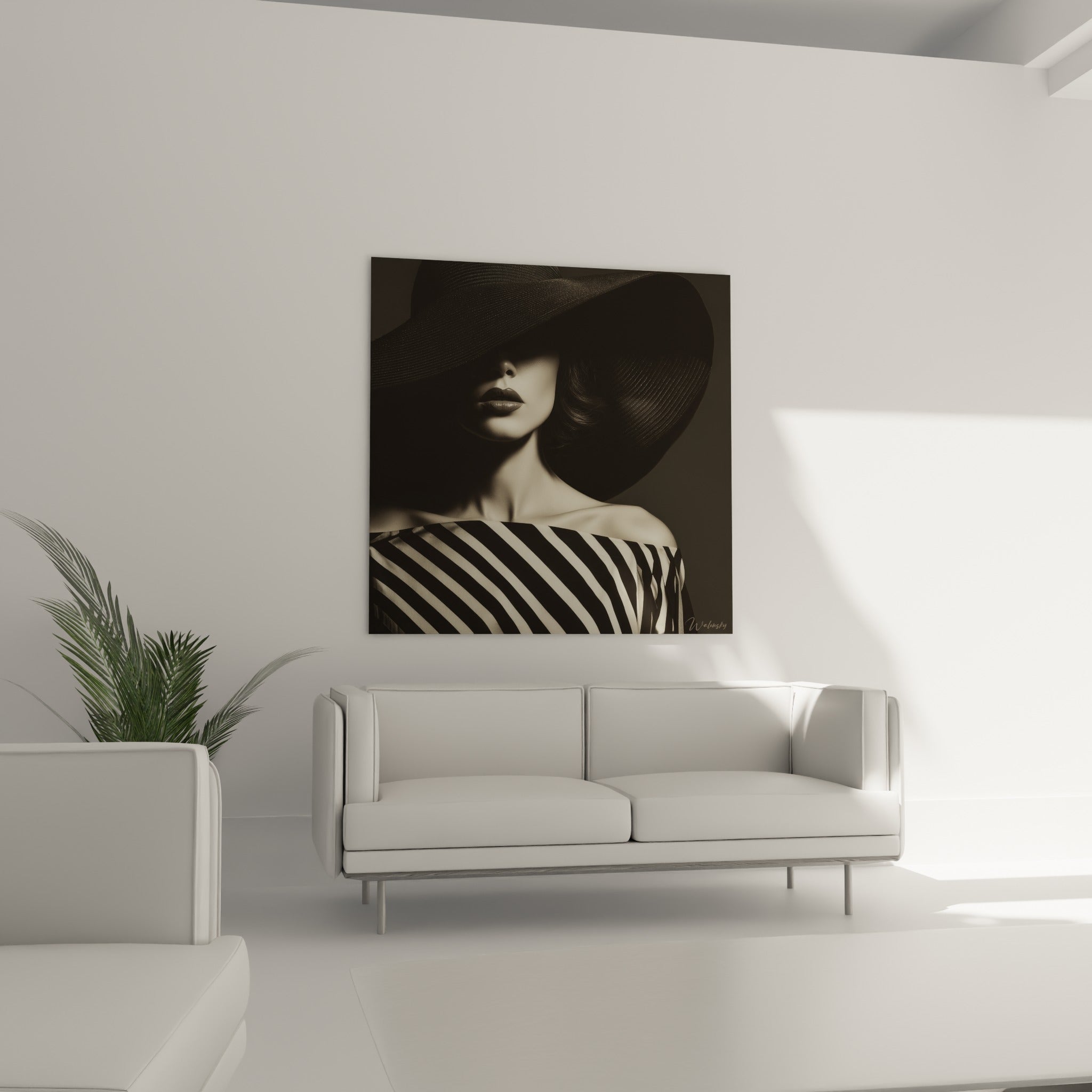 Silhouette au chapeau sombre et épaule dénudée disposée au-dessus d'un canapé dans un salon lumineux