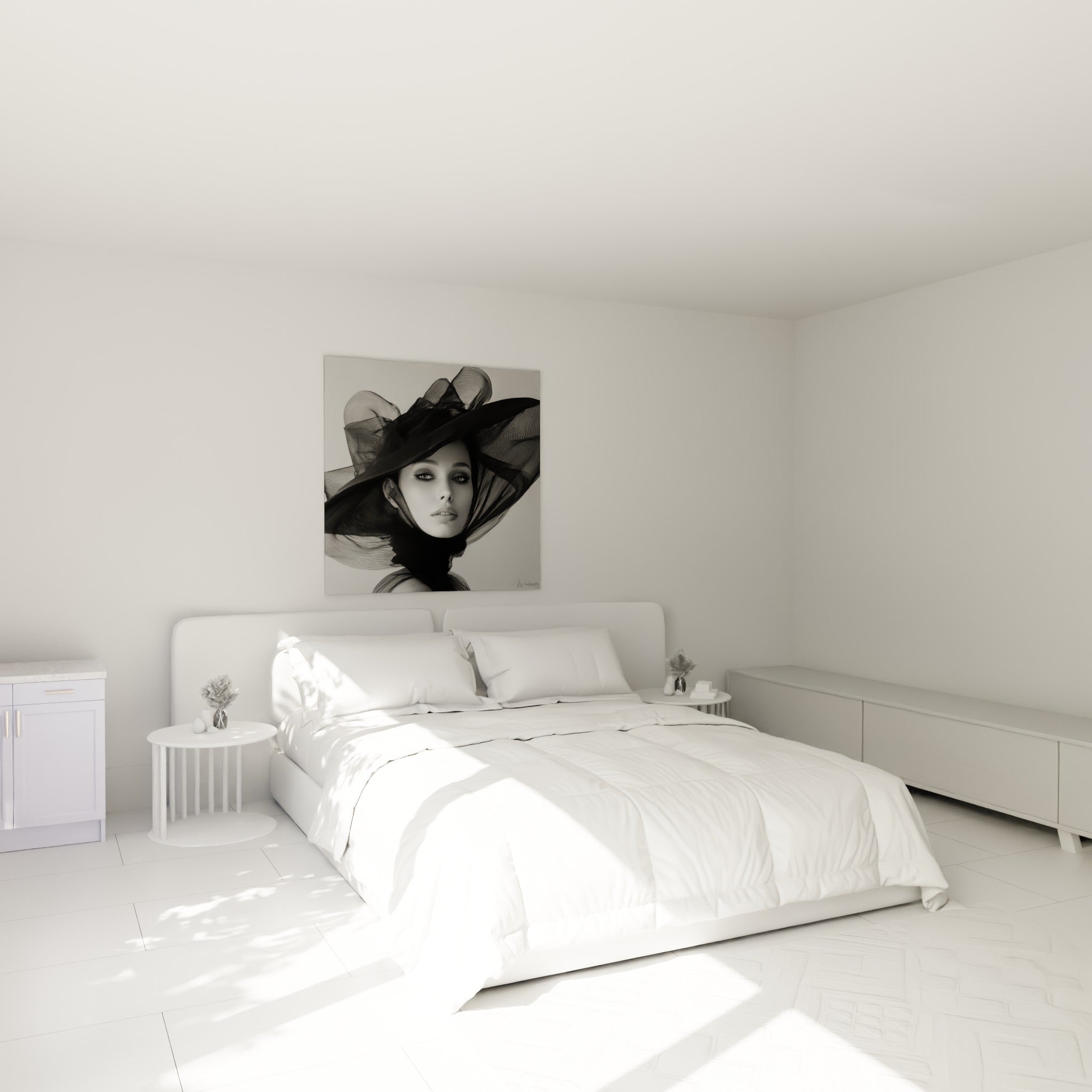 Portrait féminin au voile noir et blanc laiteux au-dessus d'un lit dans une chambre claire