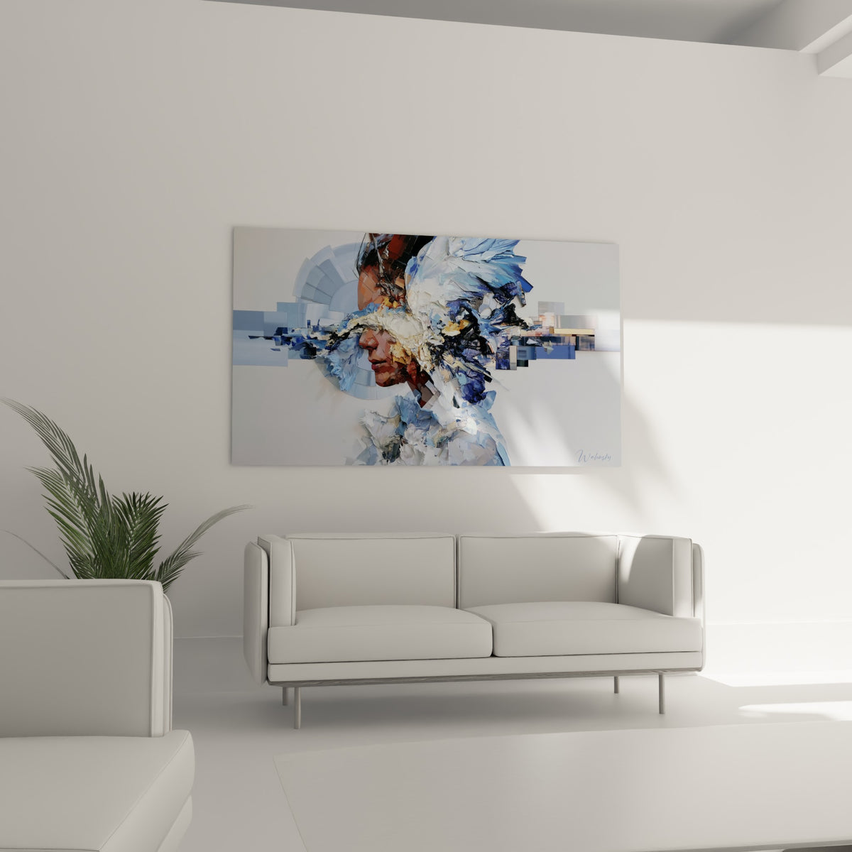 Visage entouré d'éclats bleu ciel et blancs, relief marqué, disposé au-dessus d'un canapé dans un salon lumineux