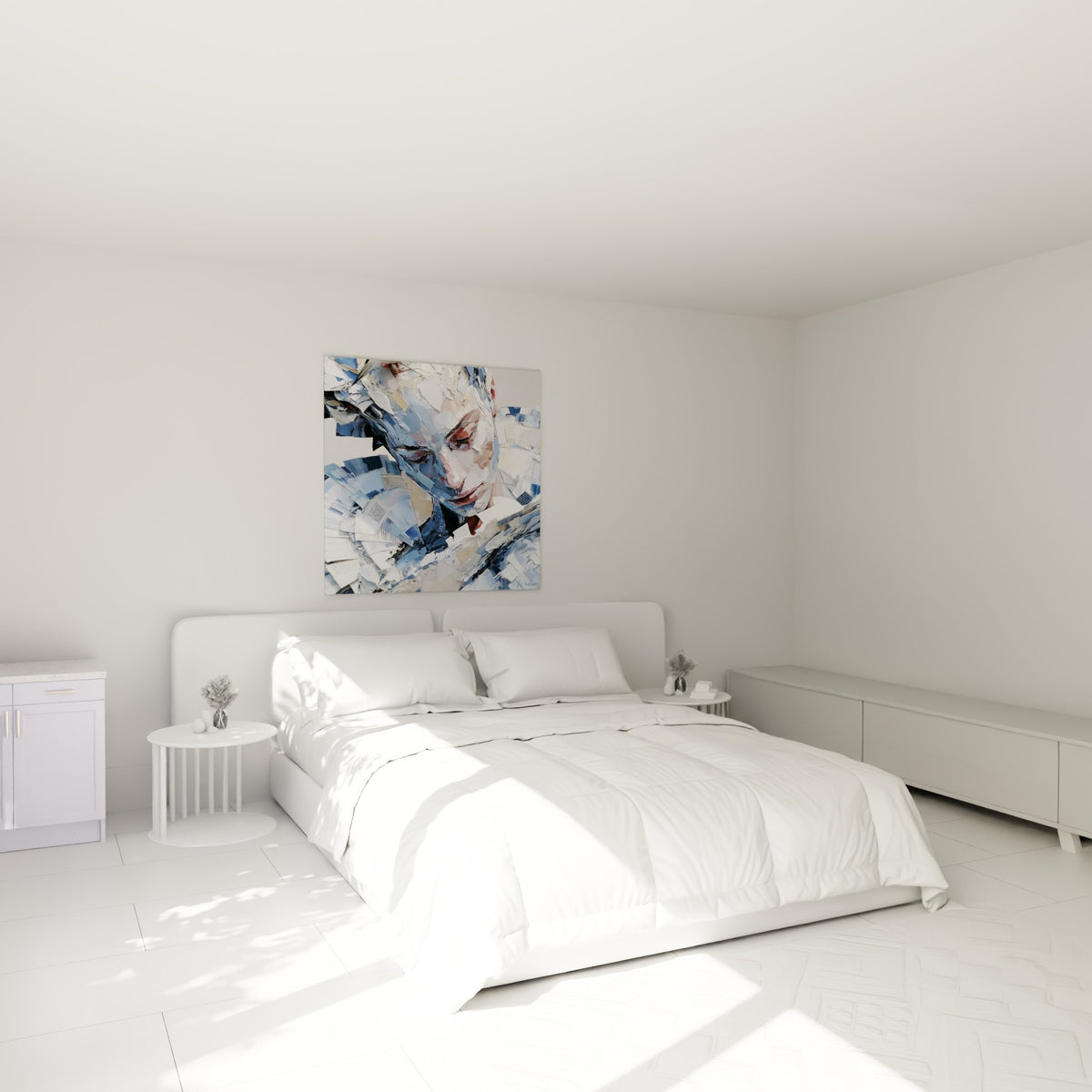 Femme penchée aux teintes bleu marine et rose pâle, accrochée au-dessus d'un lit dans une chambre claire