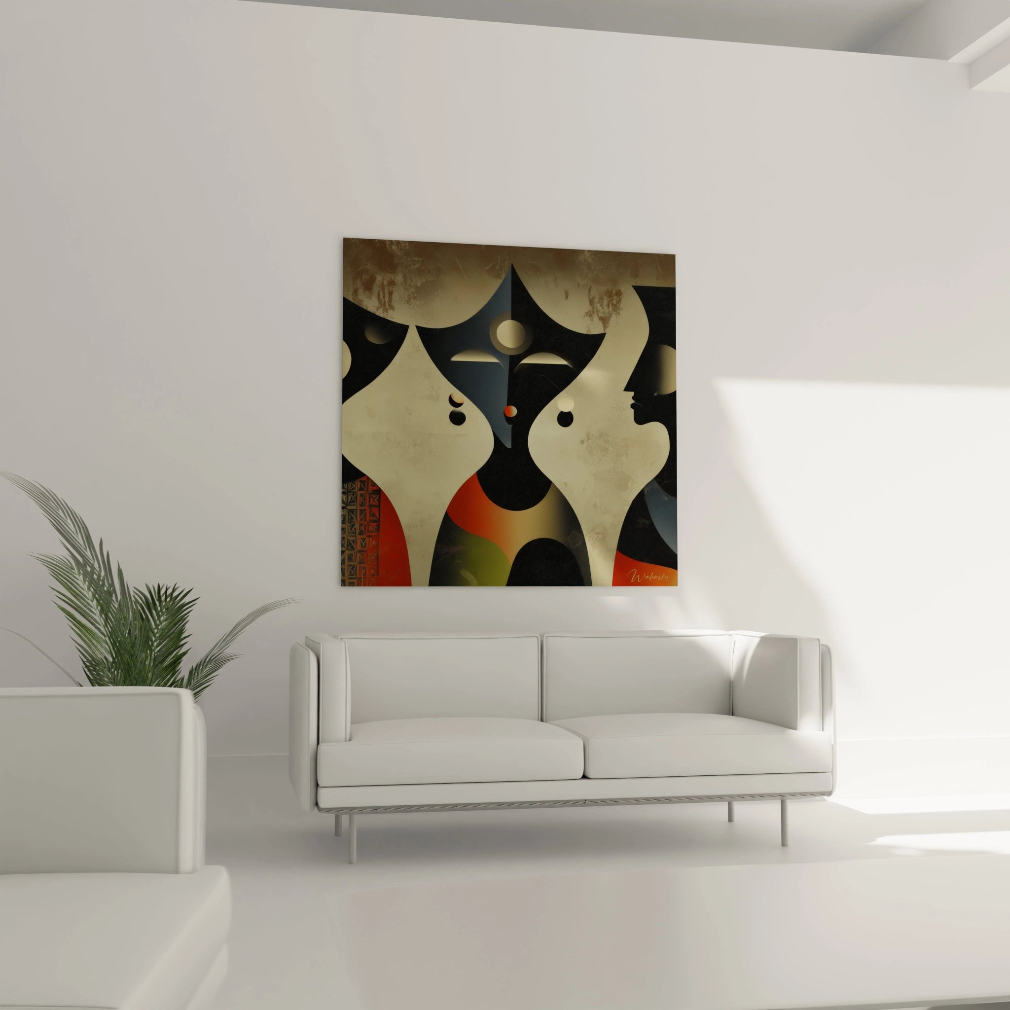 Tableau art tribal Walensky abstrait avec masques noirs beige et touches rouges vertes au dessus du canapé blanc