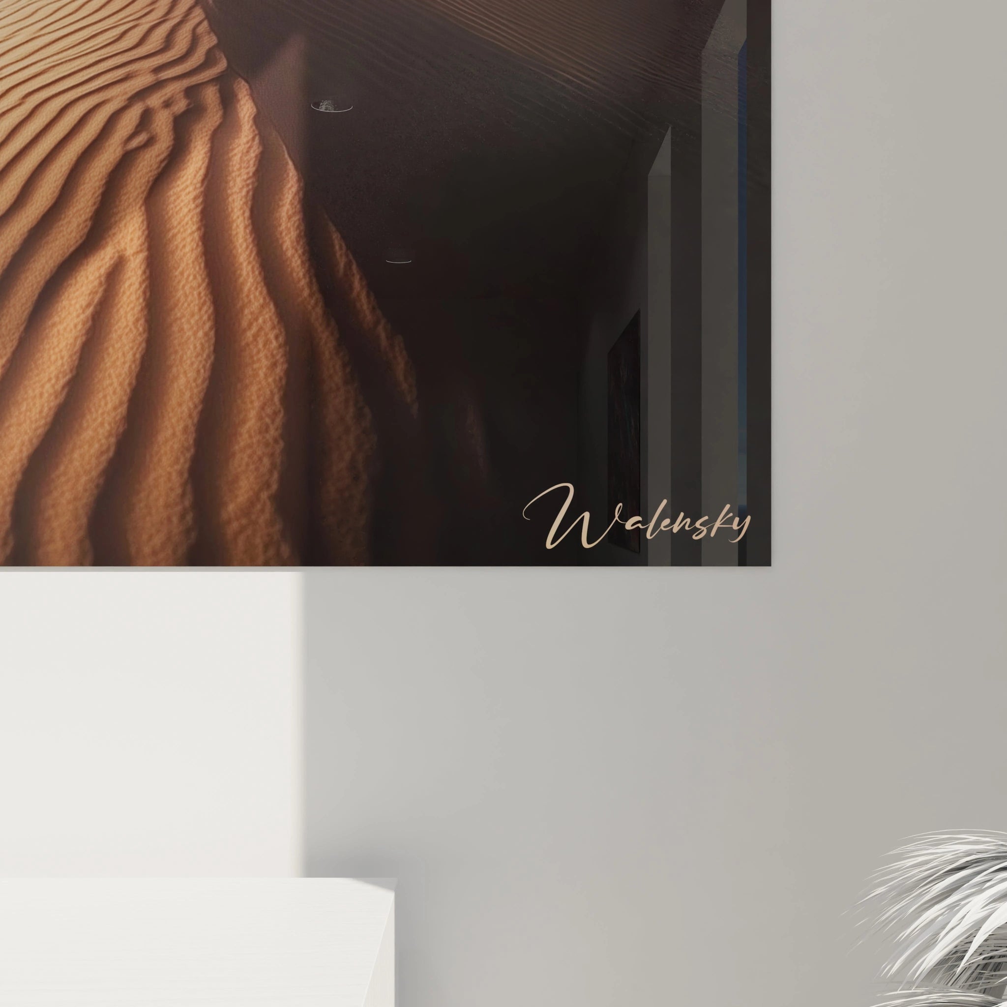 Un tableau espace combinant des dunes aux formes dynamiques et un ciel étoilé détaillé, avec des tons or, bleu foncé et noir, et une alternance de surfaces lisses et détails lumineux précis.