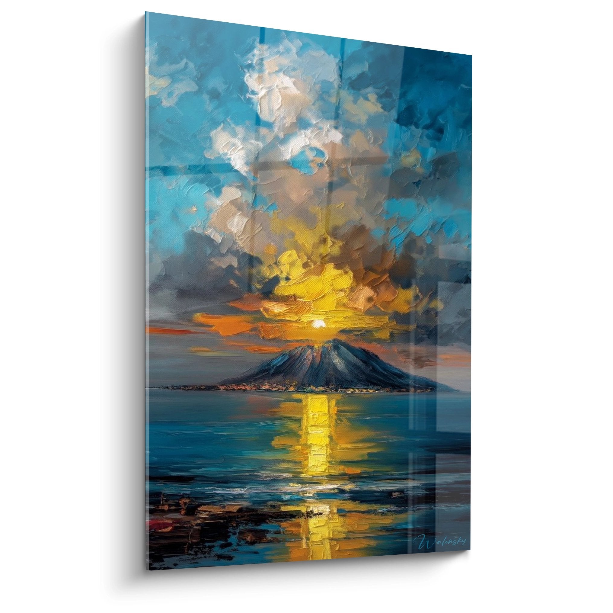 Tableau mural volcan en éruption spectaculaire au coucher de soleil avec reflets dorés sur l'eau