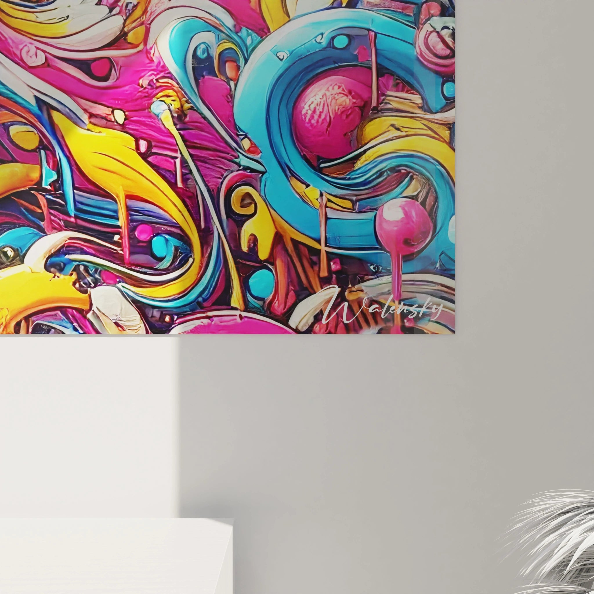 Gros plan sur les détails du tableau flamant rose. Les teintes vives et les motifs tourbillonnants donnent une impression de mouvement artistique. ✨ Art Abstrait