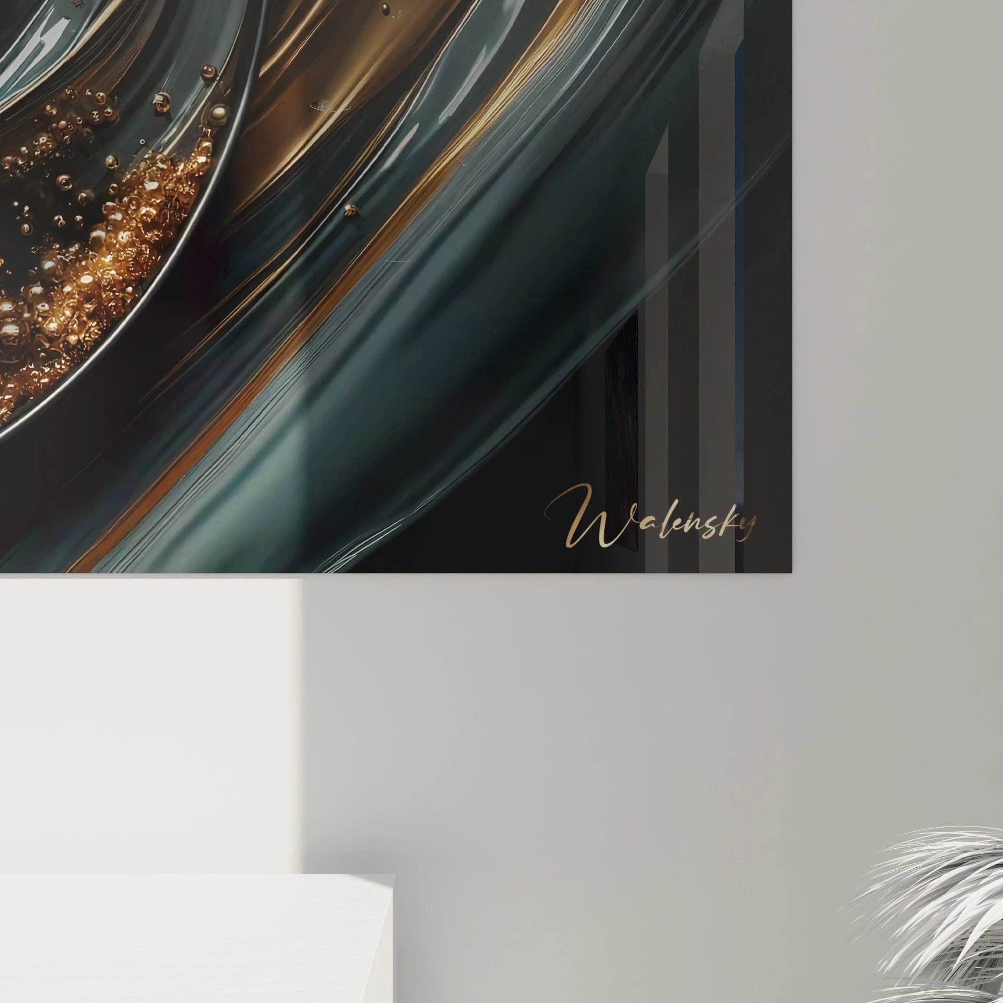 Un tableau abstrait affichant un cercle texturé mêlant noir, or et bleu profond, avec des courbes fluides, des effets de brillance et des accumulations de petites sphères dorées.