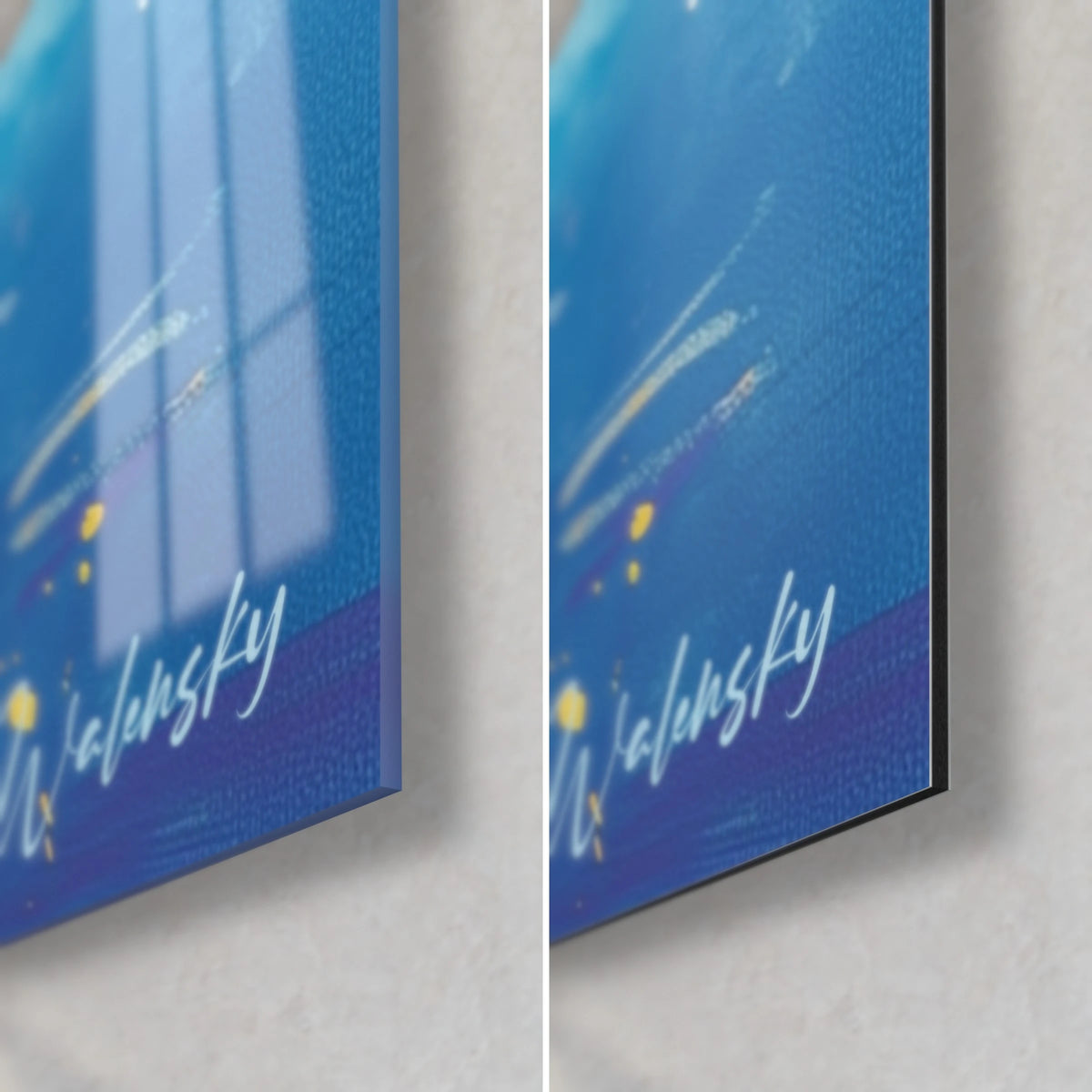Tableau voilier plié bleu, éclats blancs sur fond cobalt, coin bas droit en verre brillant et Dibond mat