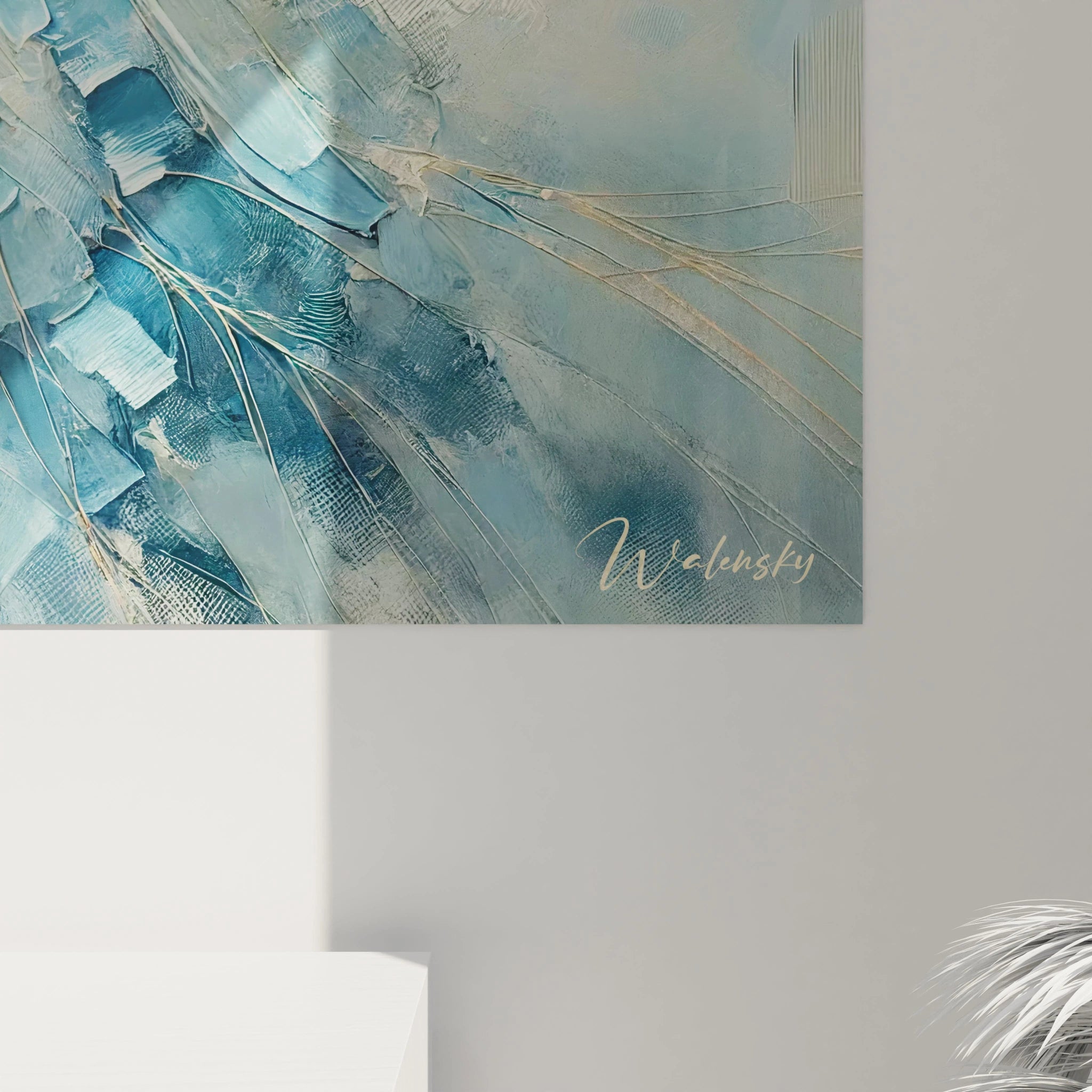 Gros plan du tableau hippocampe, révélant les détails délicats et les textures riches. Les nuances de bleu et d'or captivent et apportent une impression de mouvement fluide.