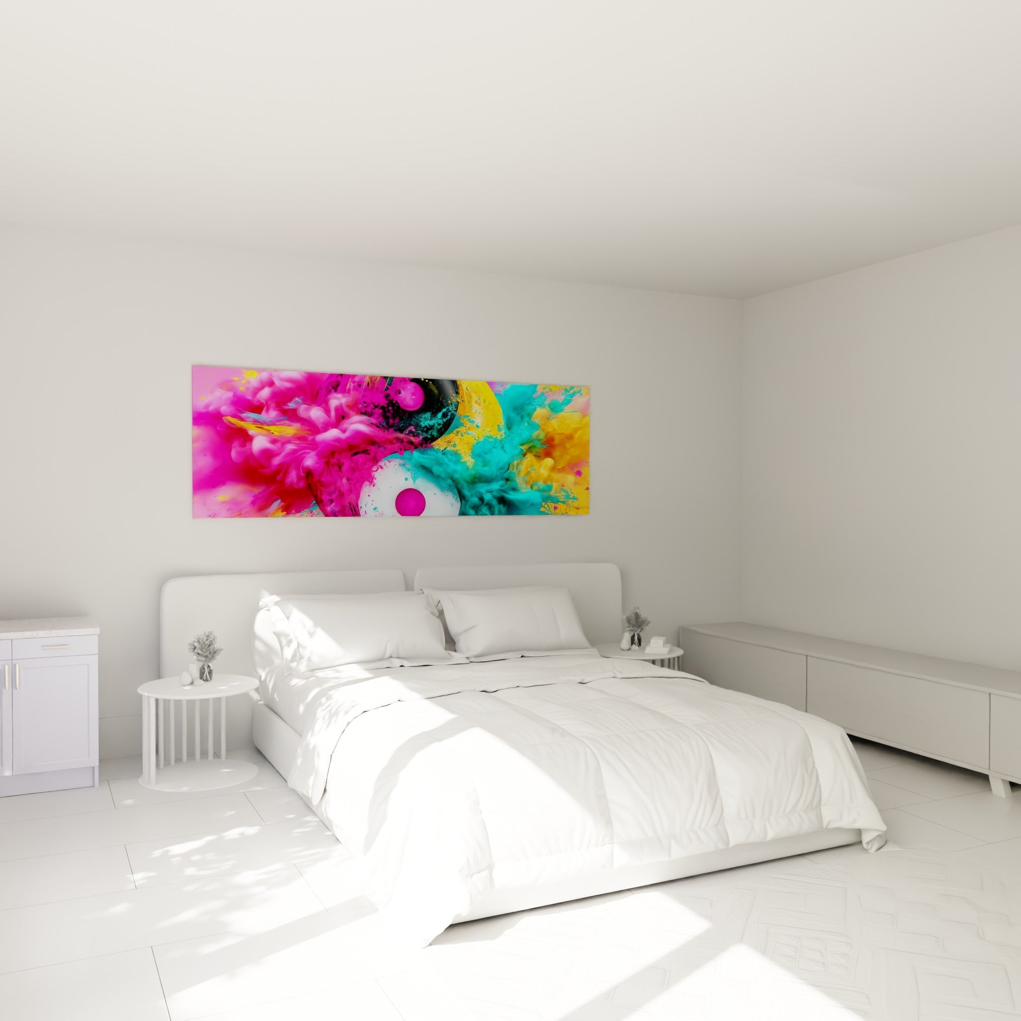 Symbole yin yang fuchsia et turquoise en volutes, accroché au-dessus d'un lit dans une chambre claire