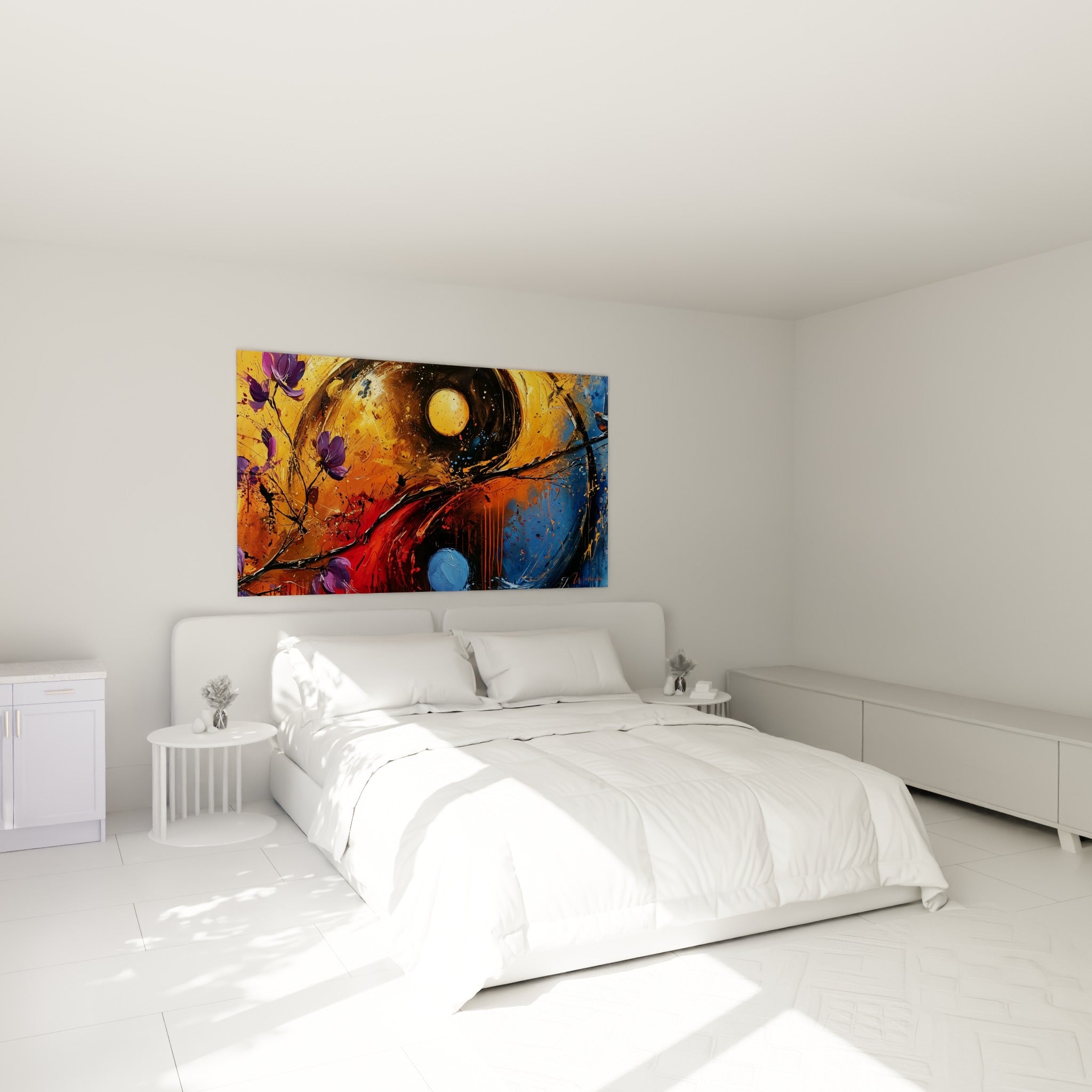 Yin Yang doré et bleu nuit, tourbillon cosmique accroché au-dessus d'un lit dans une chambre claire