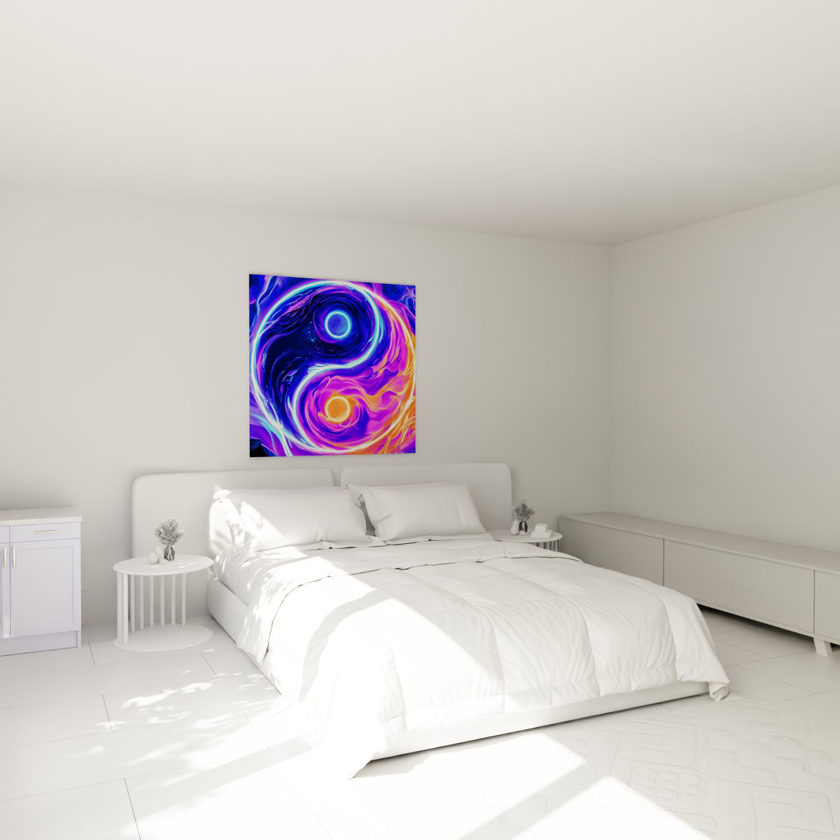 Symbole Yin Yang violet et turquoise flamboyant, accroché au-dessus d'un lit dans une chambre claire