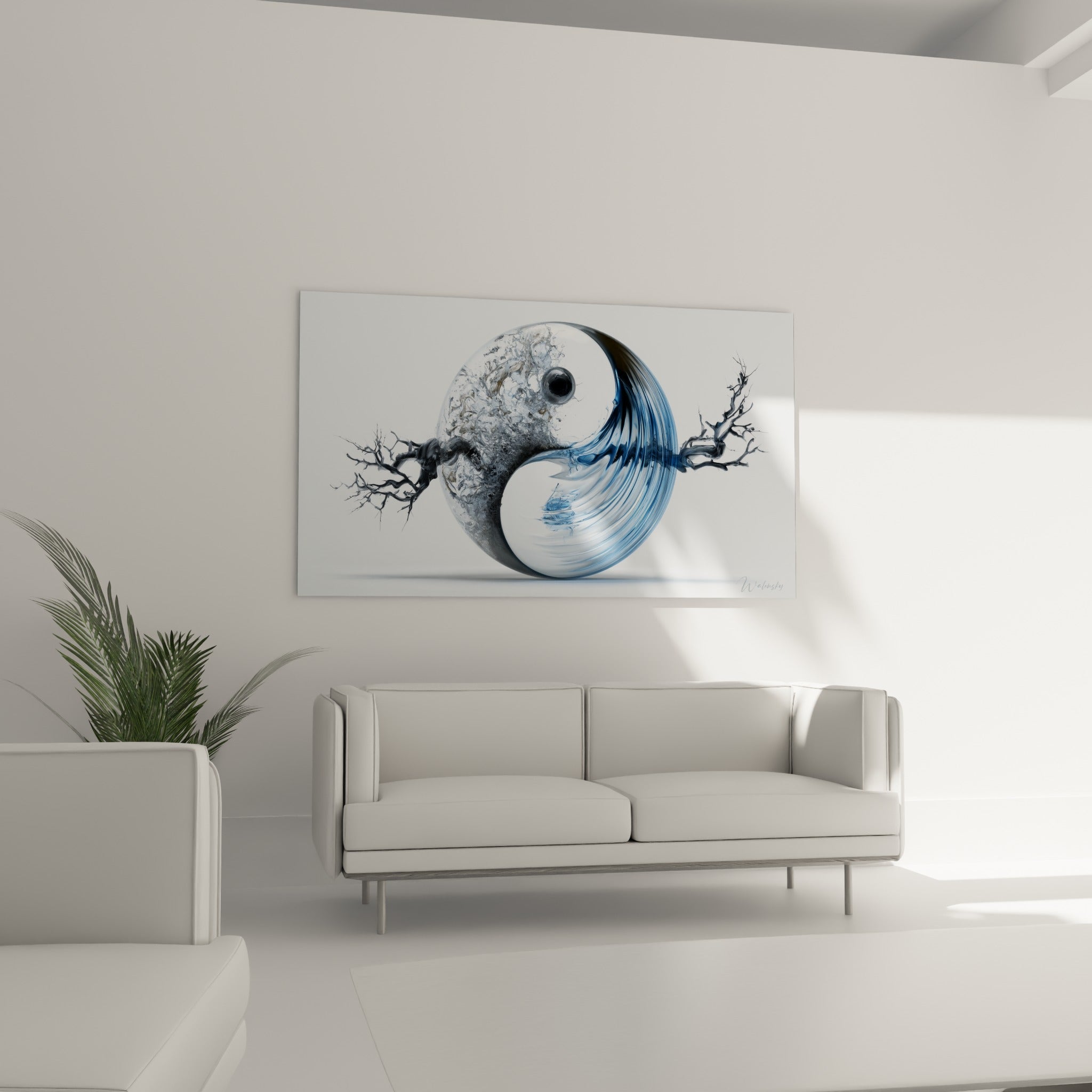 Sculpture Yin Yang aux racines sèches et vagues bleu marine au-dessus d'un canapé dans un salon lumineux
