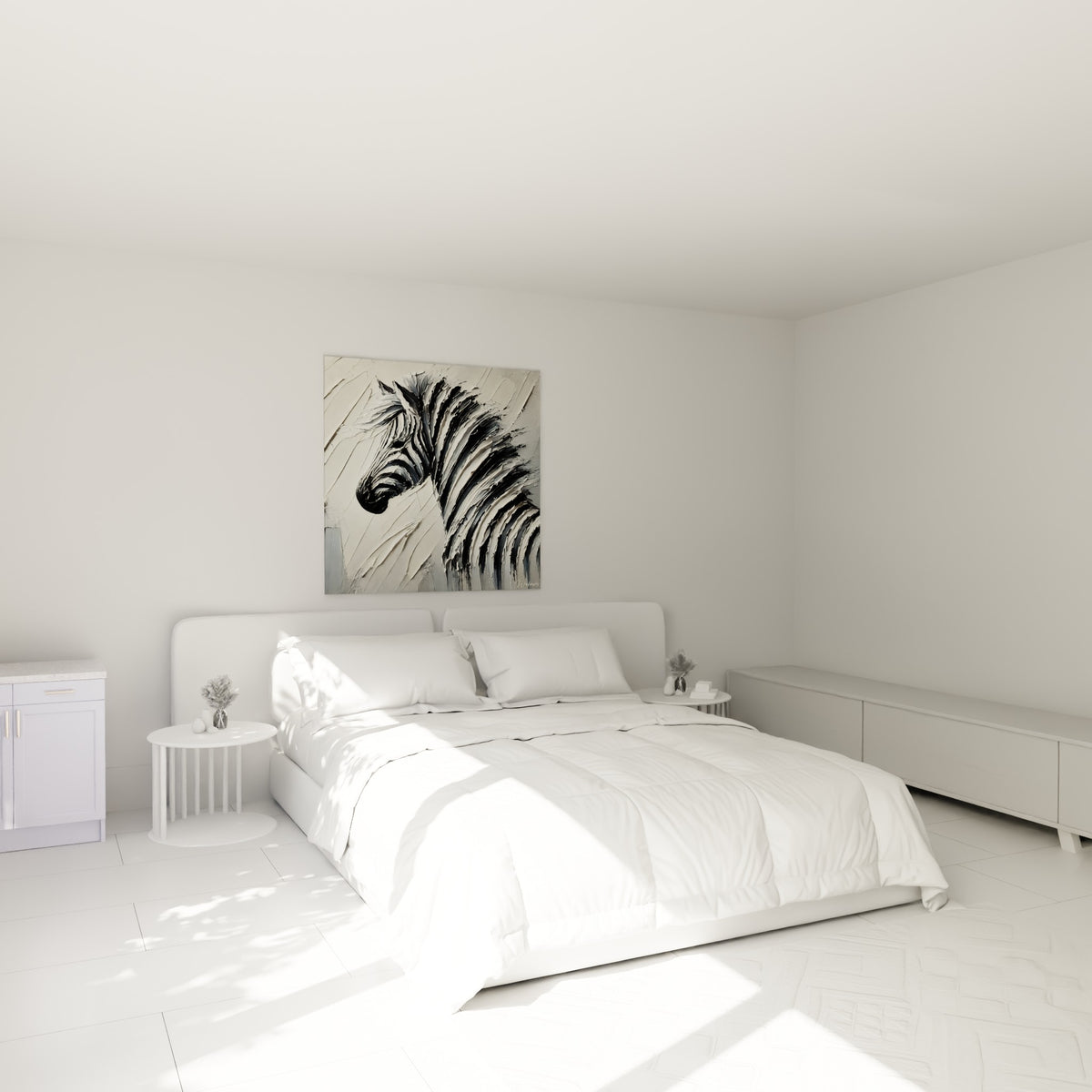 Crinière rayée du zèbre en relief anthracite et blanc, accrochée au-dessus d'un lit dans une chambre claire.