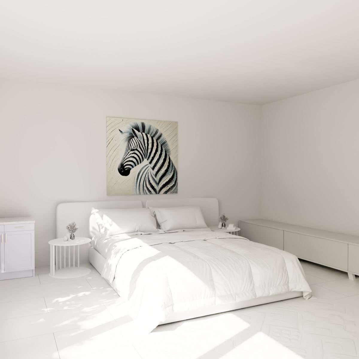 Profil animalier du zèbre en noir et gris bleuté, accroché au-dessus d'un lit dans une chambre claire
