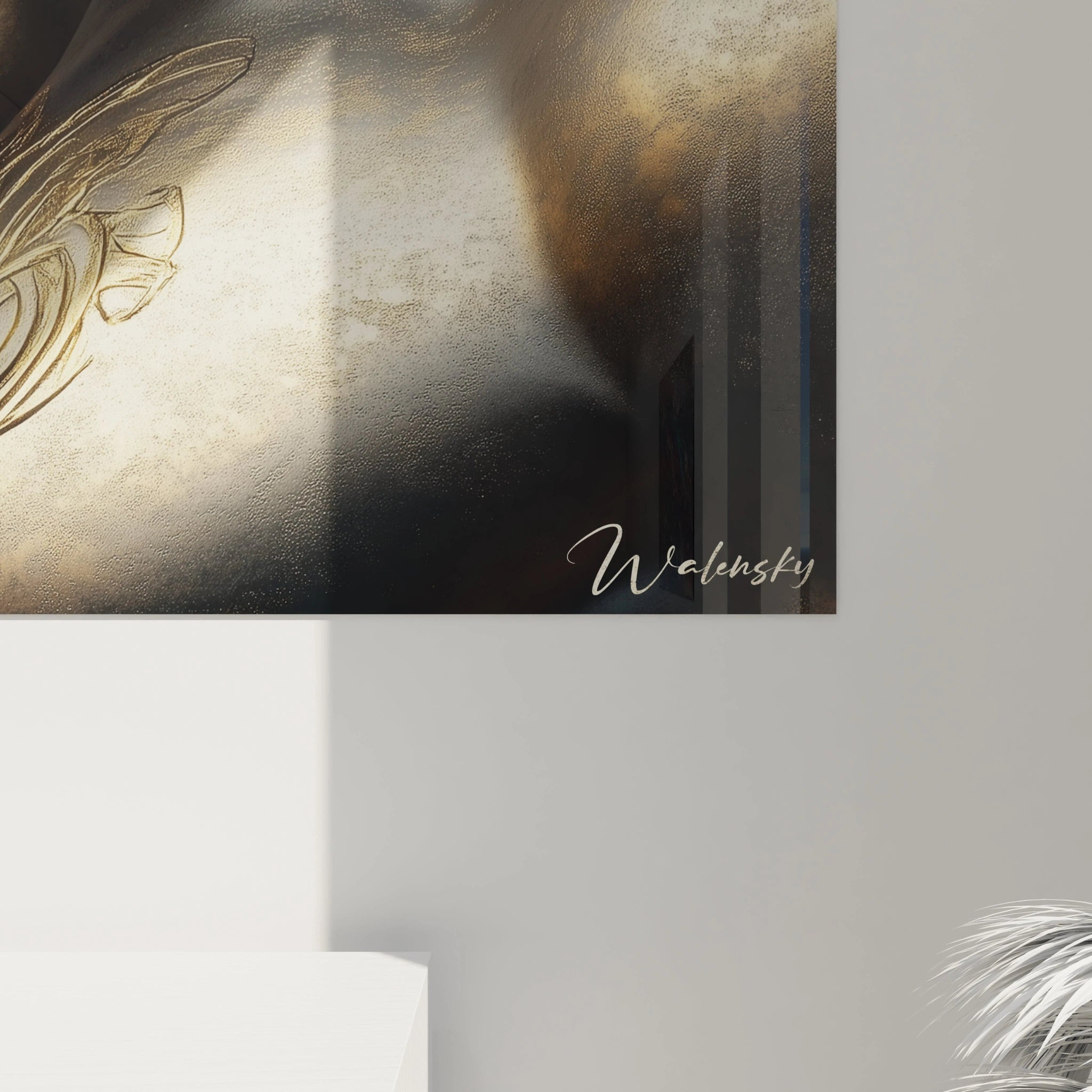 Un tableau Zeus détaillé où le dieu apparaît comme une sculpture vivante, mêlant or, argent et noir. La finition métallique crée des reflets changeants sur sa peau, sa barbe finement texturée et les ornements célestes qui décorent son front.