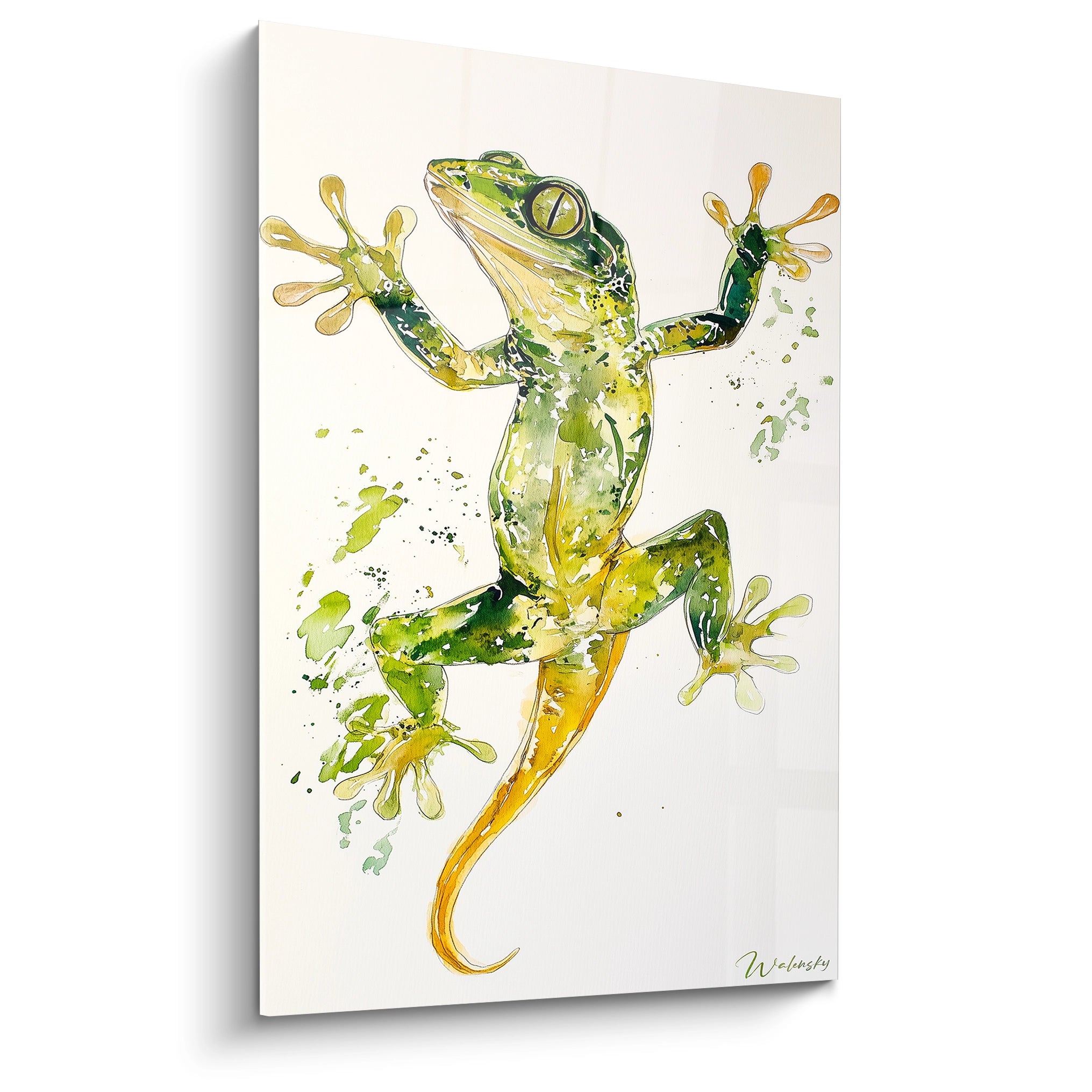 Un tableau salamandre présentant un amphibien vert et jaune en position grimpante, avec pattes étalées aux doigts bien visibles. Technique d'aquarelle avec éclaboussures vertes sur fond blanc, créant un effet de mouvement dynamique.