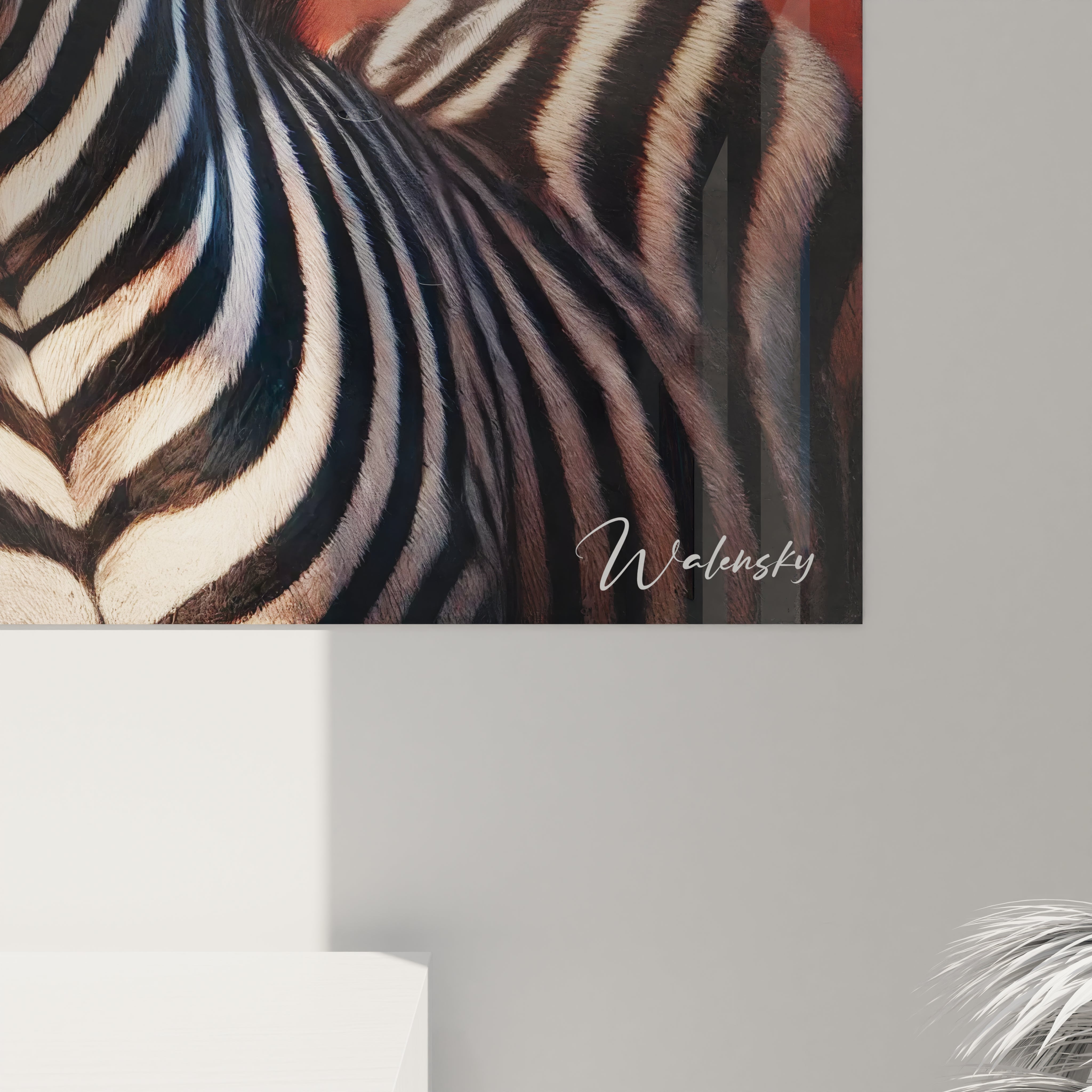 Vue de pres, ce tableau zebre revele des details impressionnants: les textures des rayures et les nuances du coucher de soleil sont travaillees avec precision pour offrir un realisme captivant et vivant.