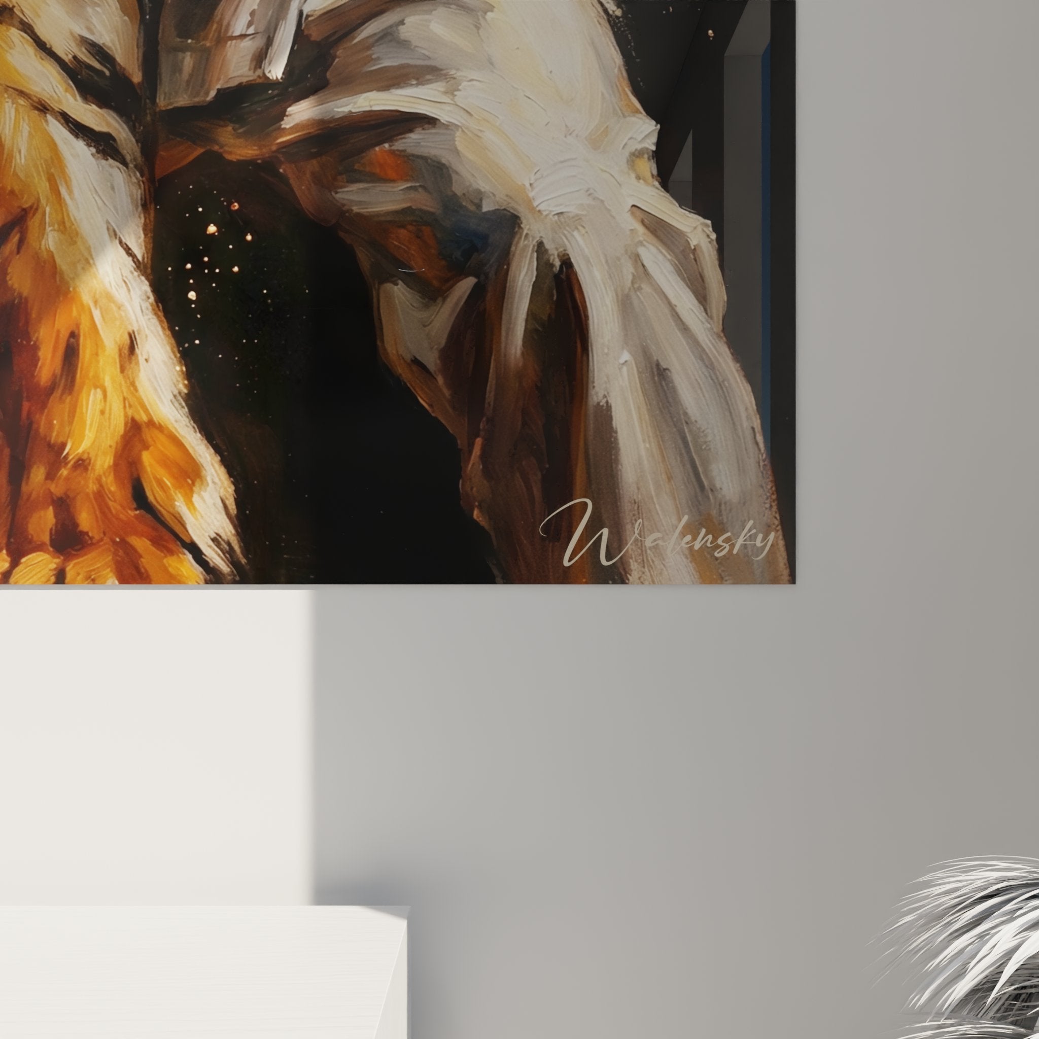 Vue d'ensemble du tableau tigre karatéka dans un intérieur contemporain avec éclairage d'ambiance